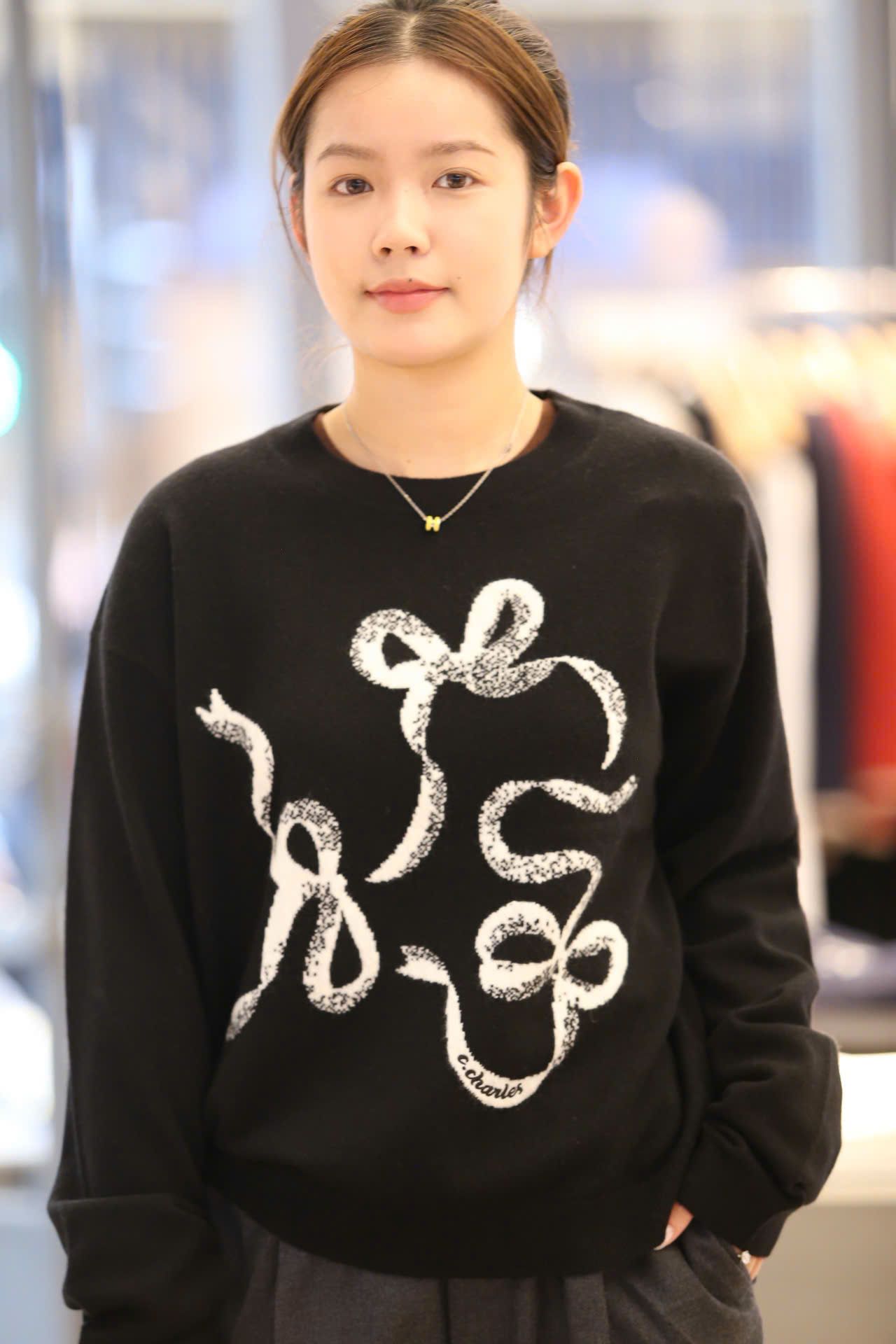  Áo len đen họa tiết 3 nơ trắng 