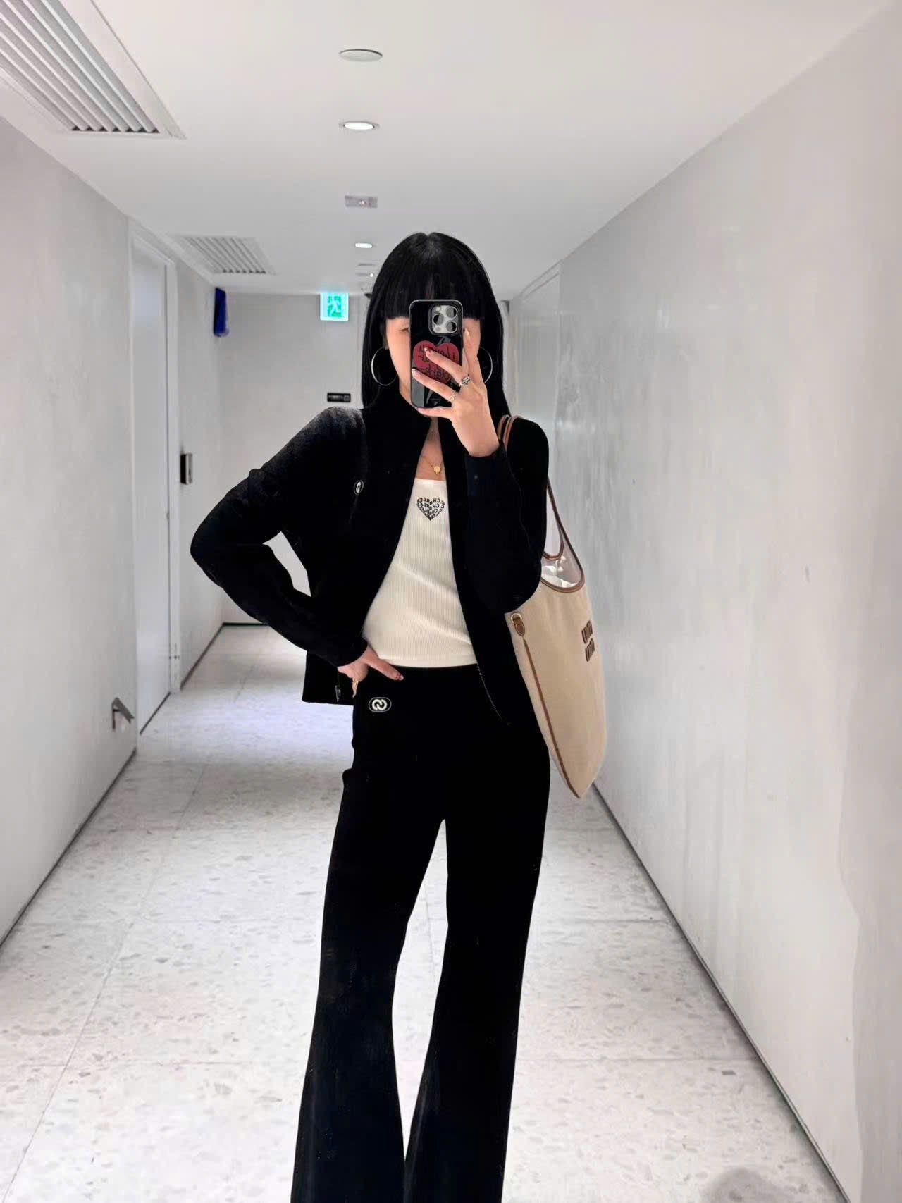  Bộ Áo khoác nhung& quần nhung đen xốp, logo trắng 1 bên (SET) 