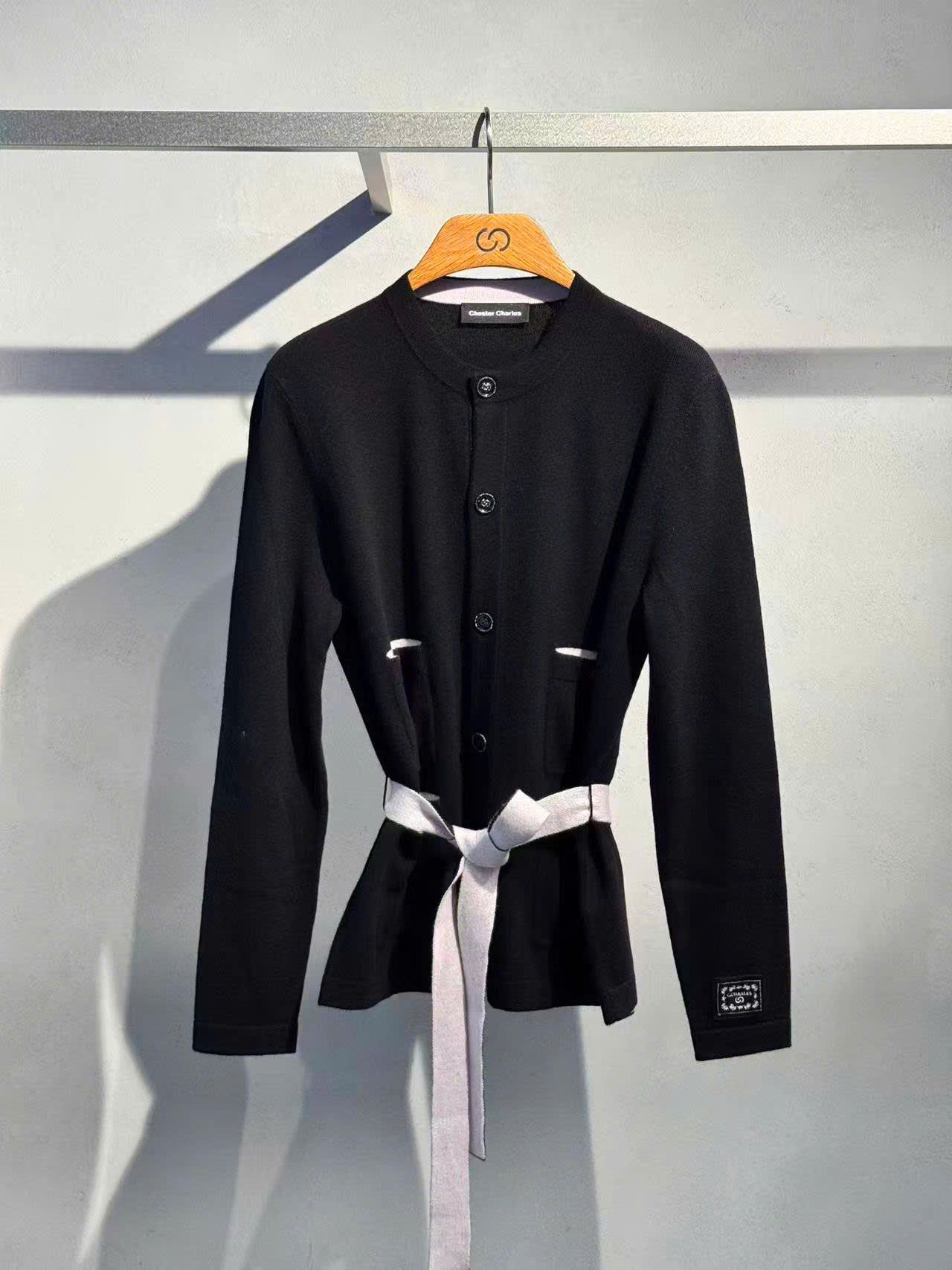  Áo CDG đen 4 túi kèm dây đai 