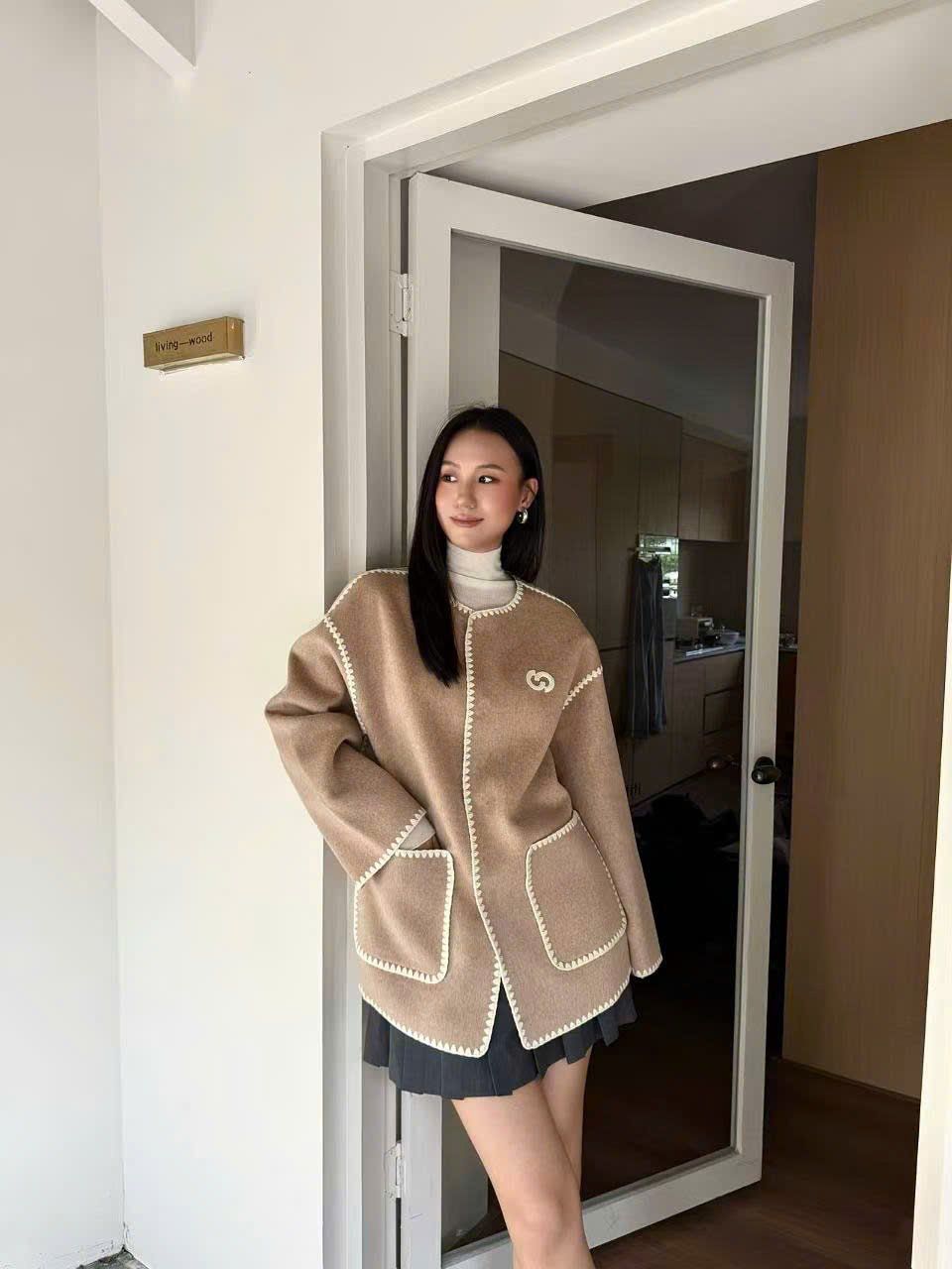  Áo khoác dạ ép màu NUDE viền trắng 