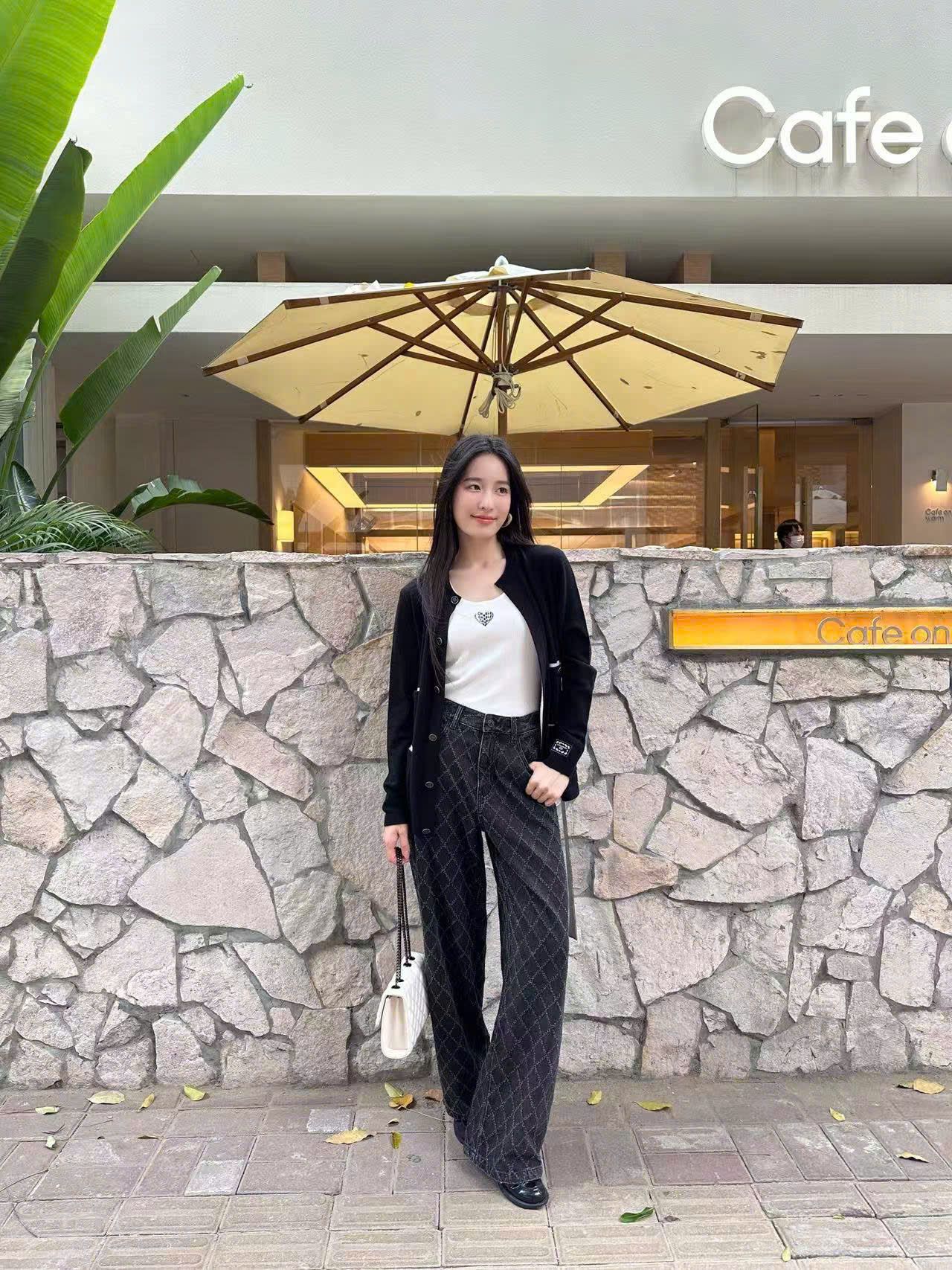  Áo CDG đen 4 túi kèm dây đai 