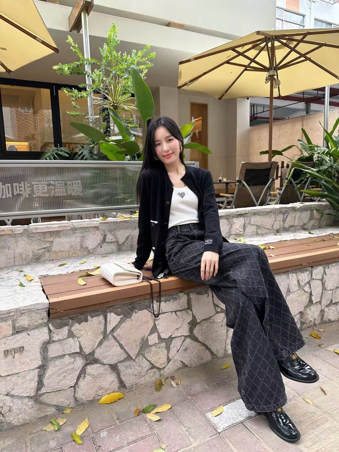  Áo CDG đen 4 túi kèm dây đai 