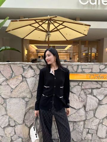  Áo CDG đen 4 túi kèm dây đai 