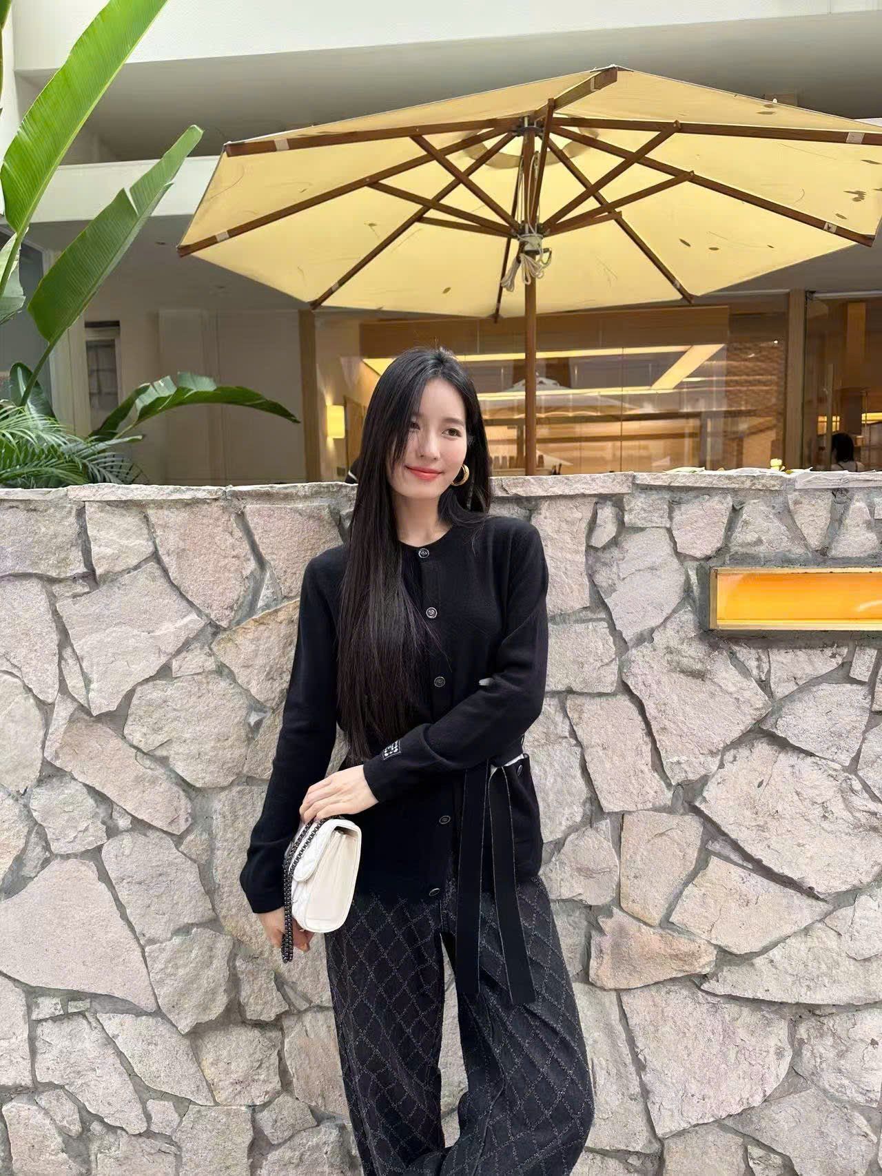  Áo CDG đen 4 túi kèm dây đai 