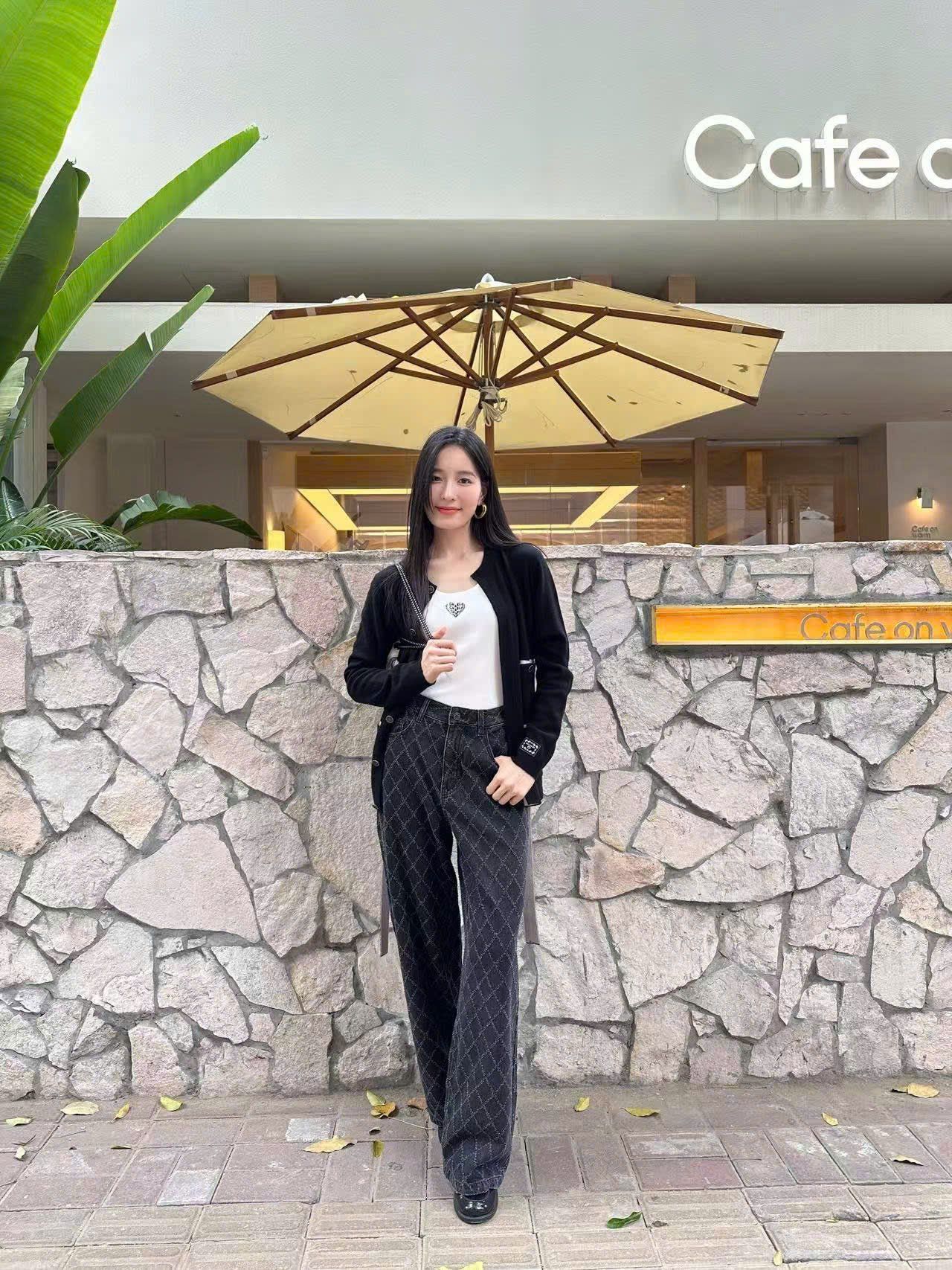  Áo CDG đen 4 túi kèm dây đai 