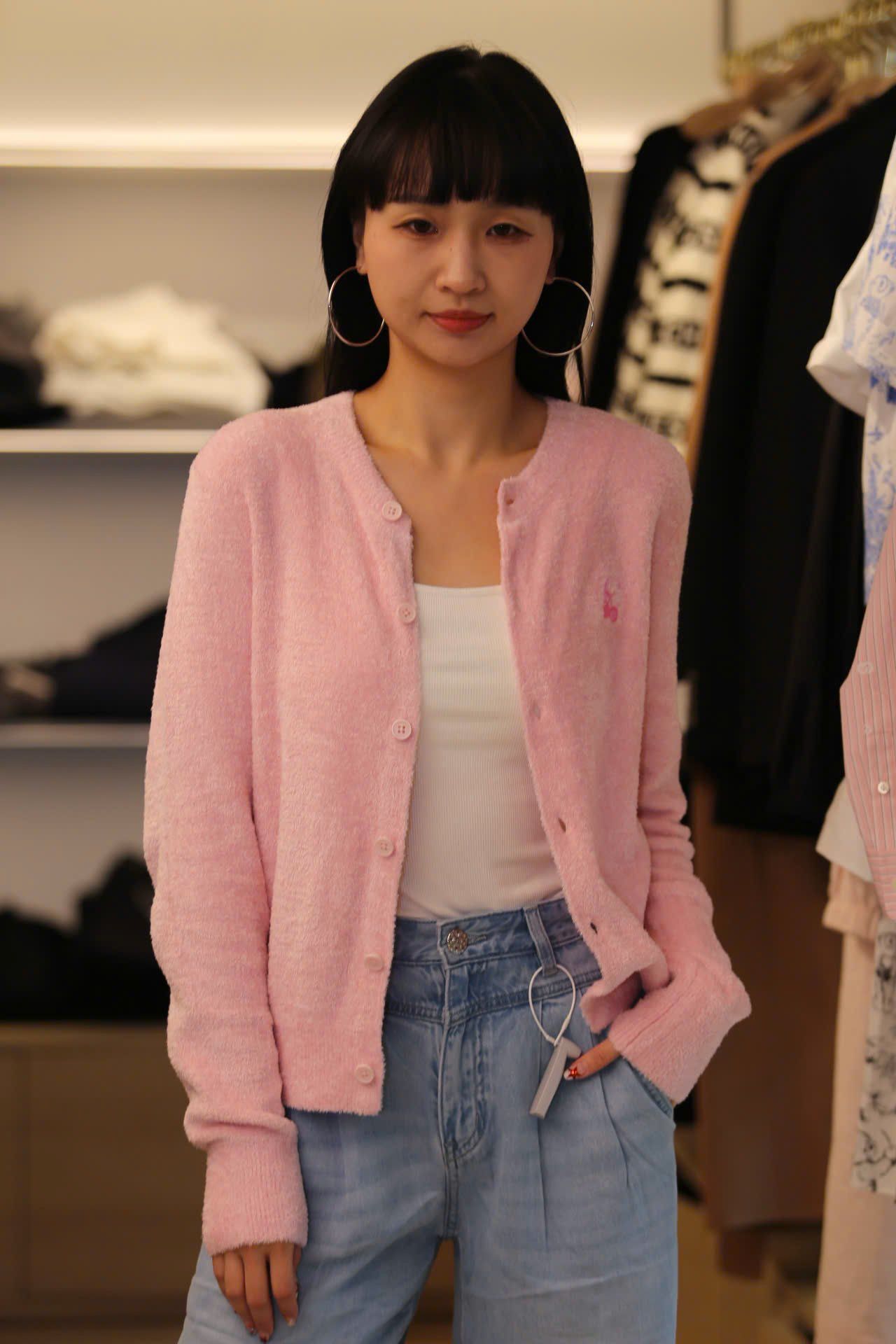  Áo CDG hồng dài tay gấu nhỏ 1 bên 