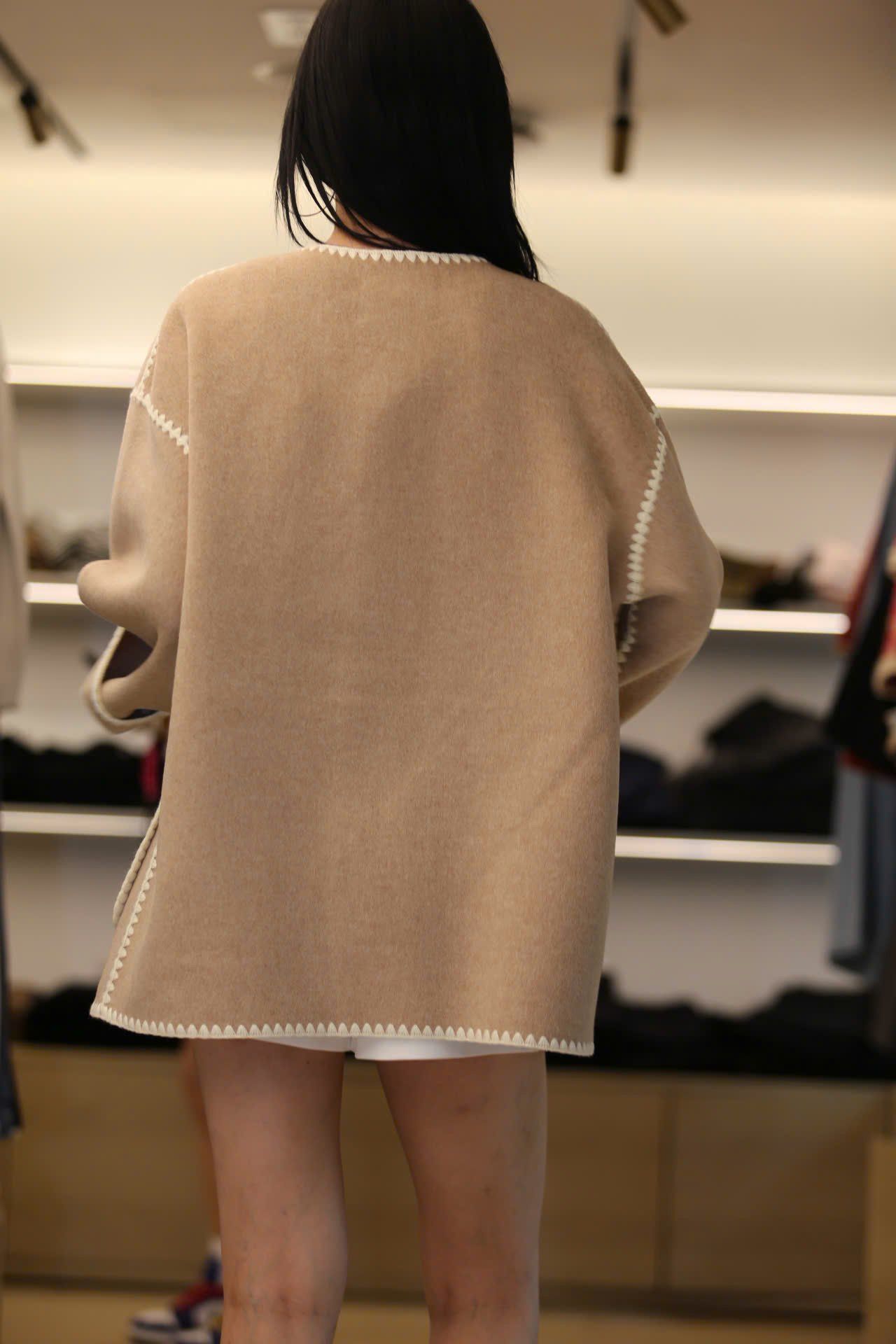  Áo khoác dạ ép màu NUDE viền trắng 