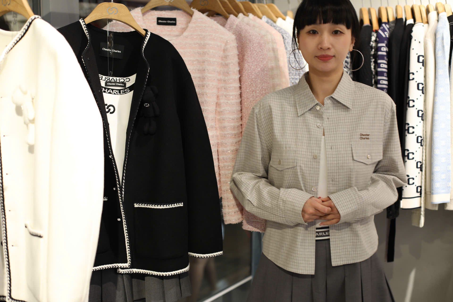  Áo sơ mi kẻ, màu be sáng 2 túi trước 