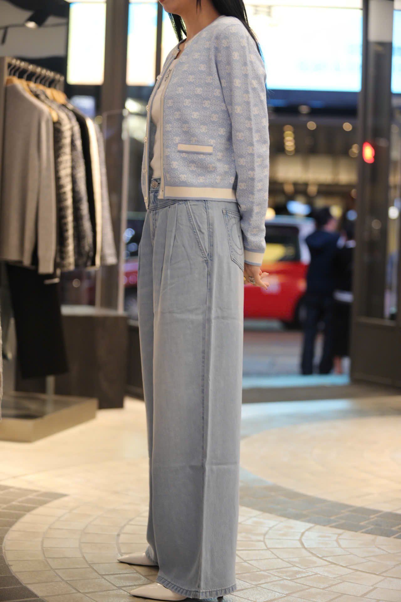  Quần jean giấy xanh logo tròn túi sau 