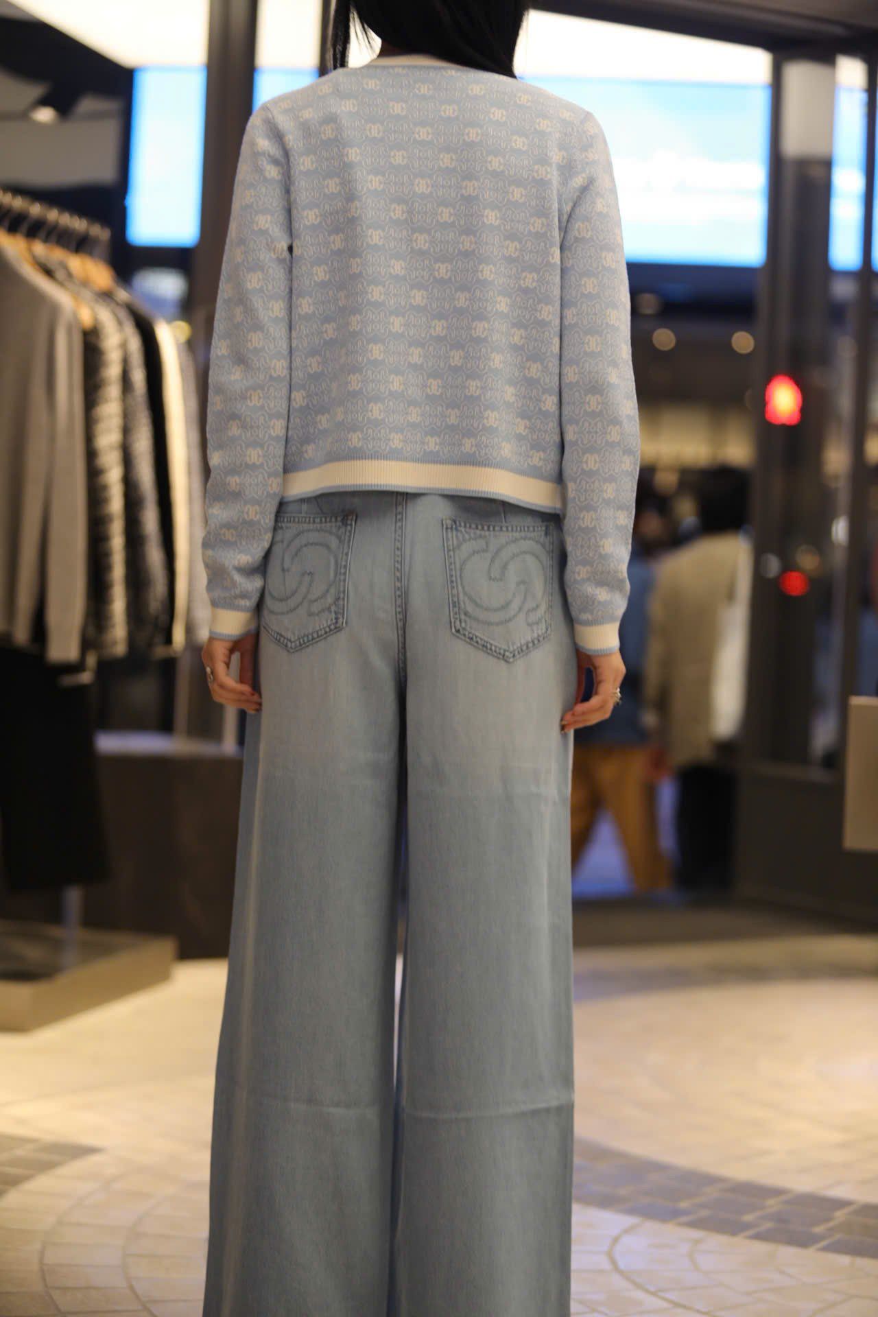  Quần jean giấy xanh logo tròn túi sau 