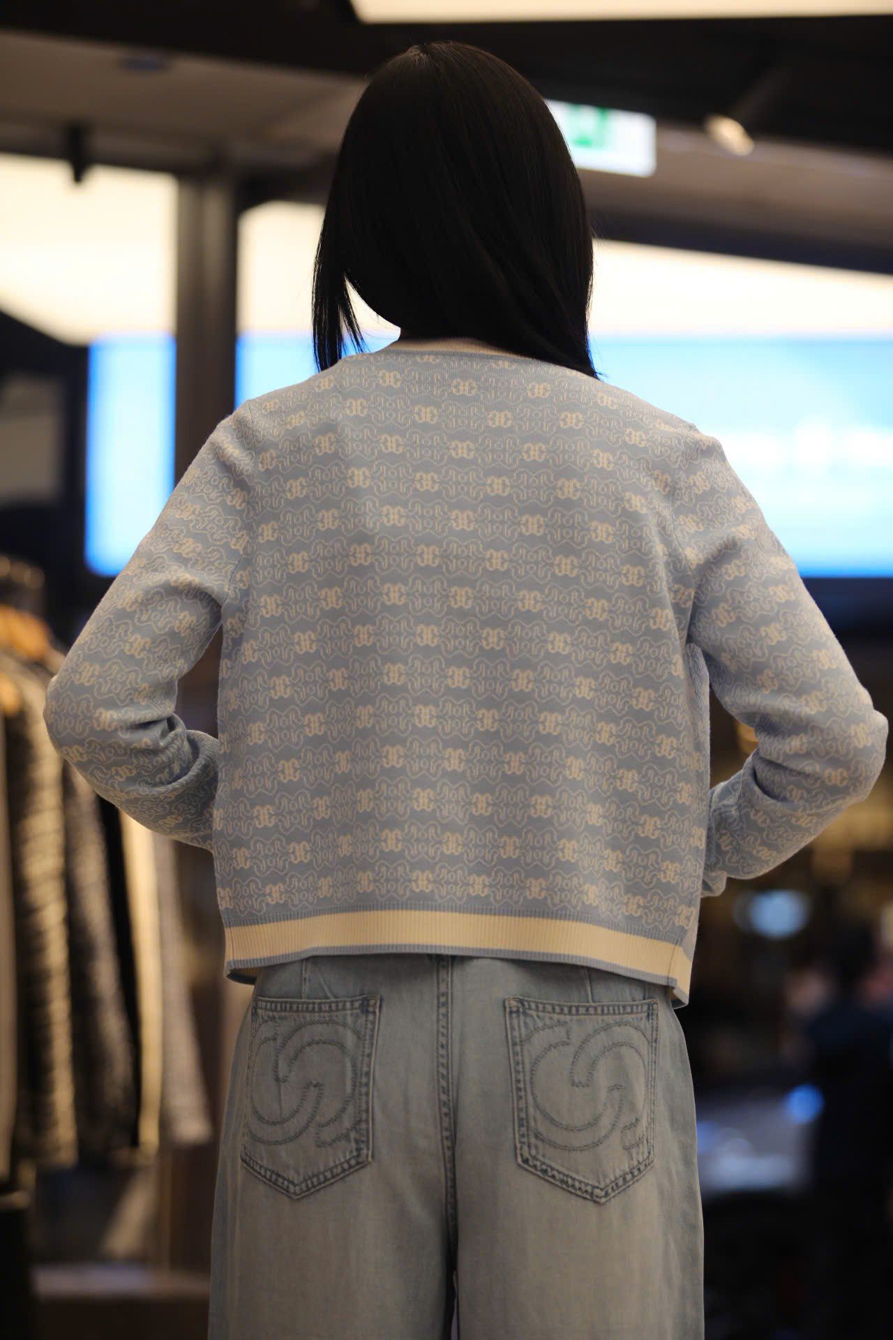  Quần jean giấy xanh logo tròn túi sau 