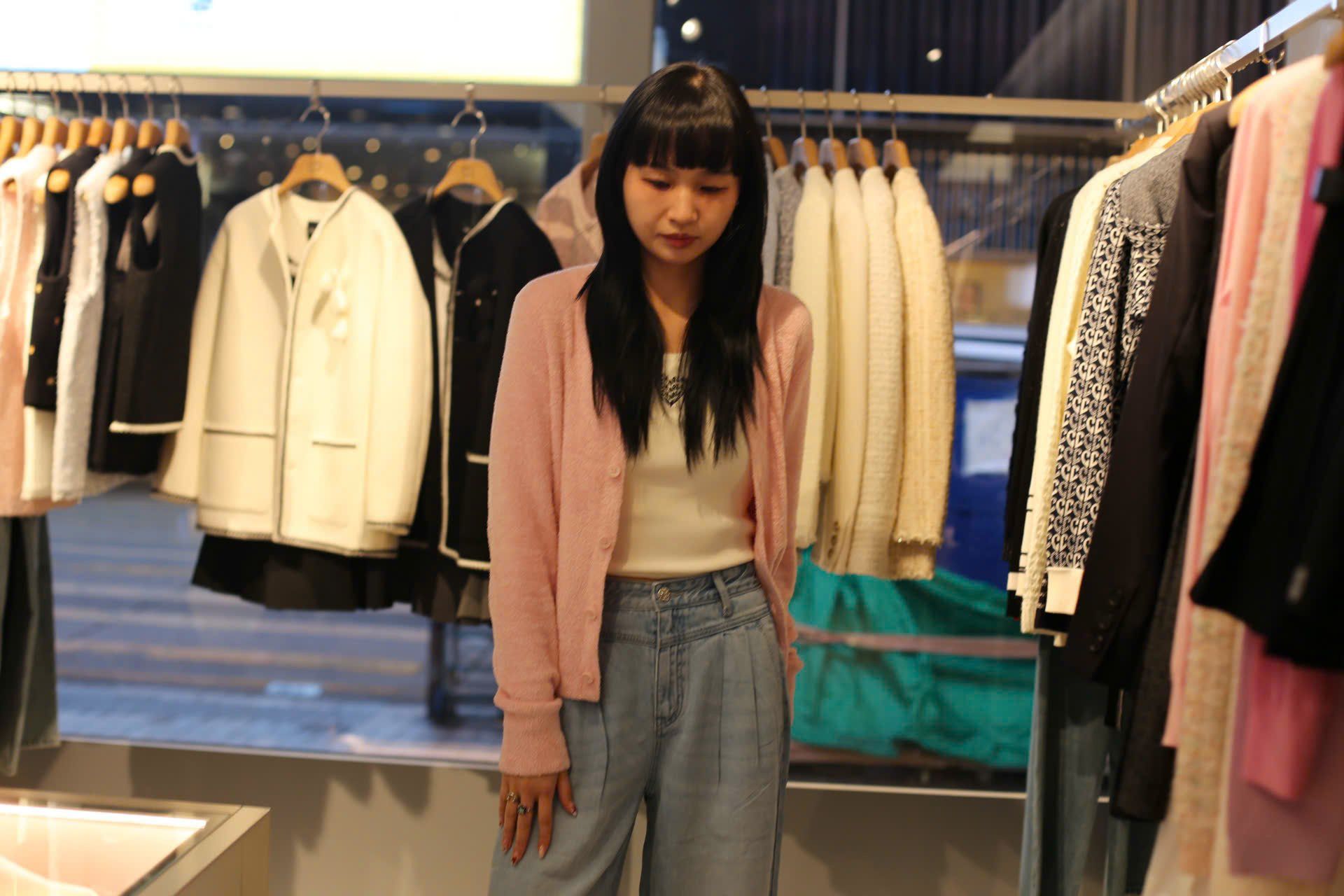  Áo CDG hồng dài tay gấu nhỏ 1 bên 