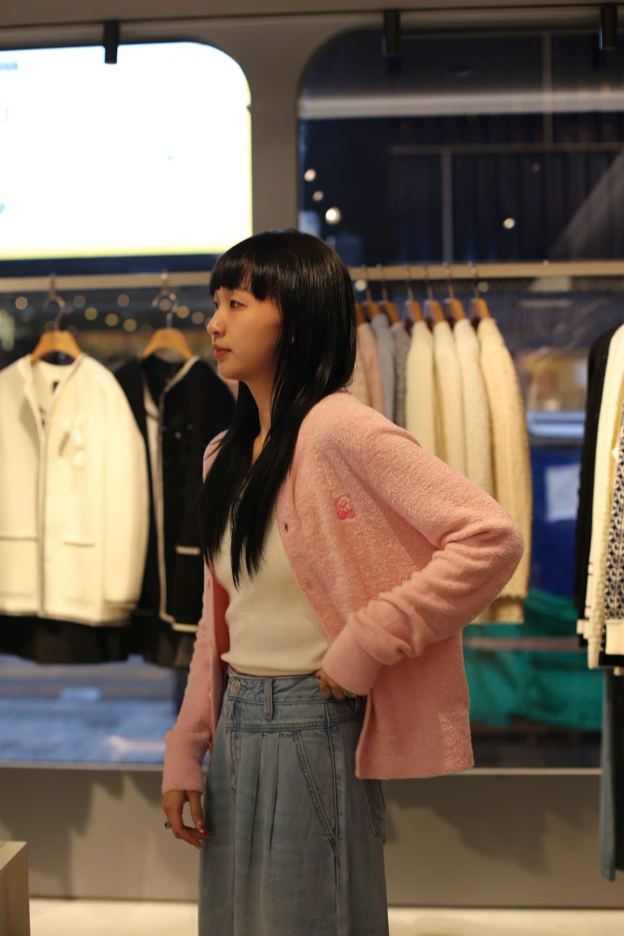  Áo CDG hồng dài tay gấu nhỏ 1 bên 