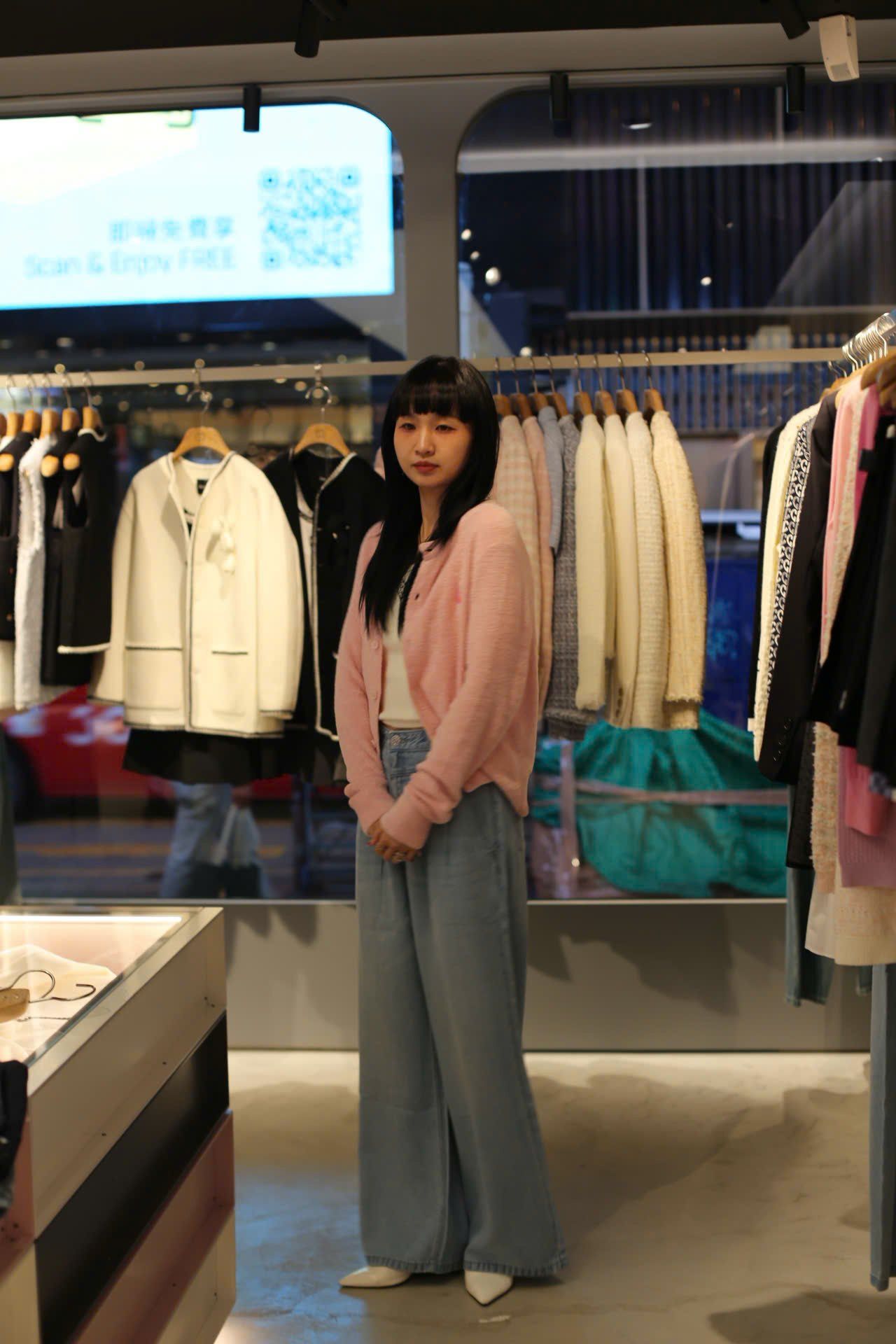  Quần jean giấy xanh logo tròn túi sau 