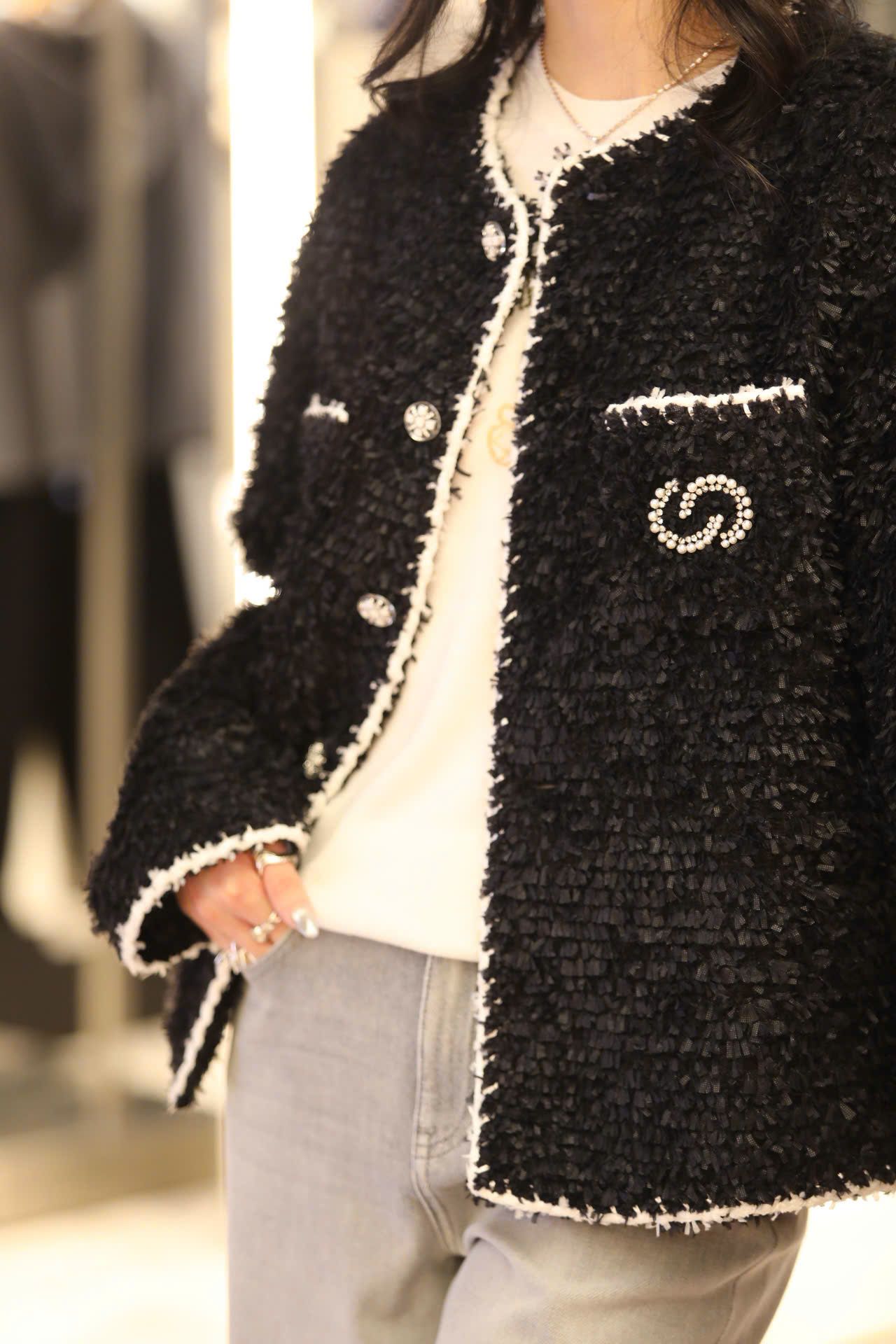  Áo khoác lông logo CC 