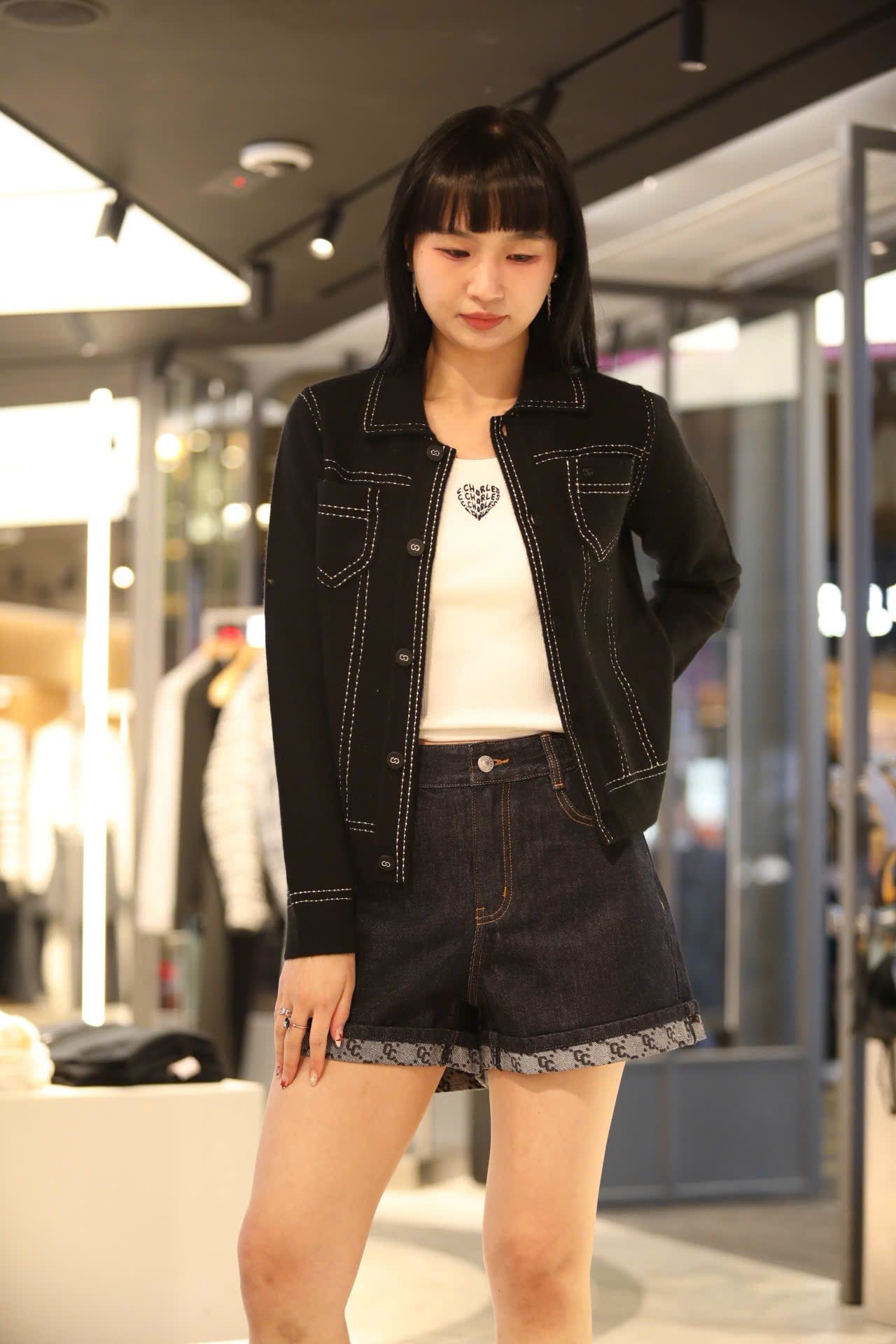  Áo polo CDG cashmere , đen viền chấm trắng 