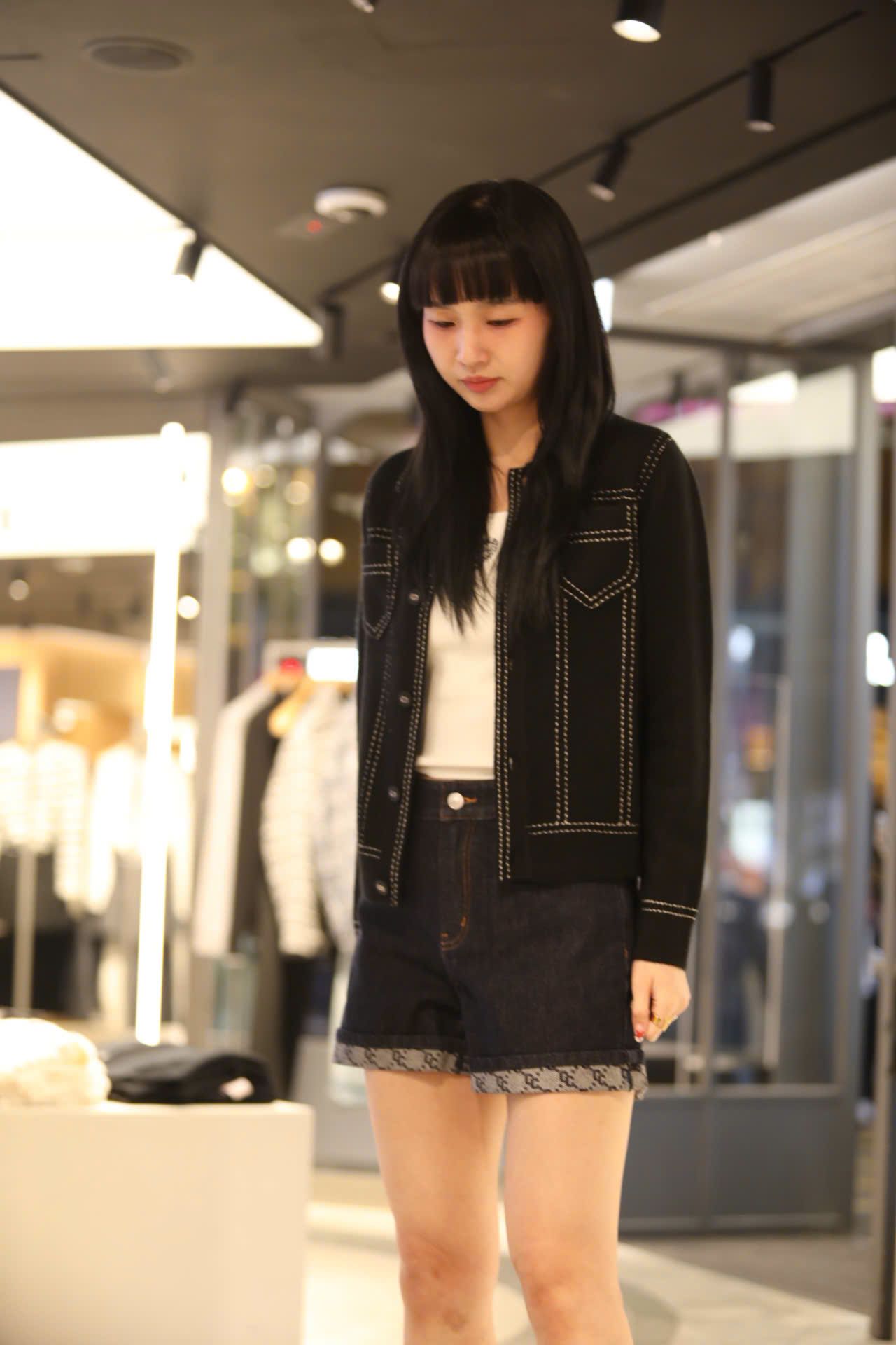  Áo polo CDG cashmere , đen viền chấm trắng 