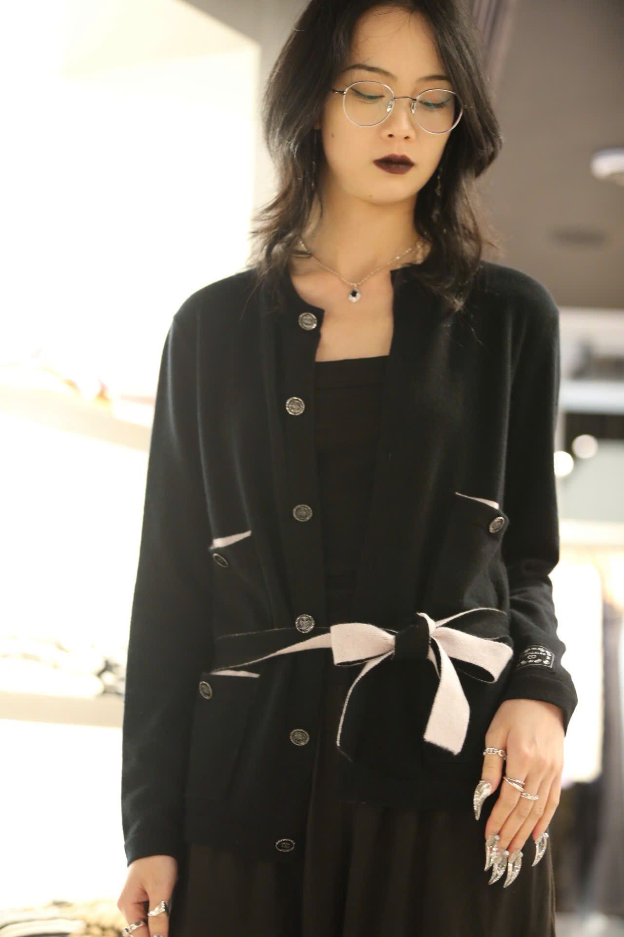  Áo CDG đen 4 túi kèm dây đai 