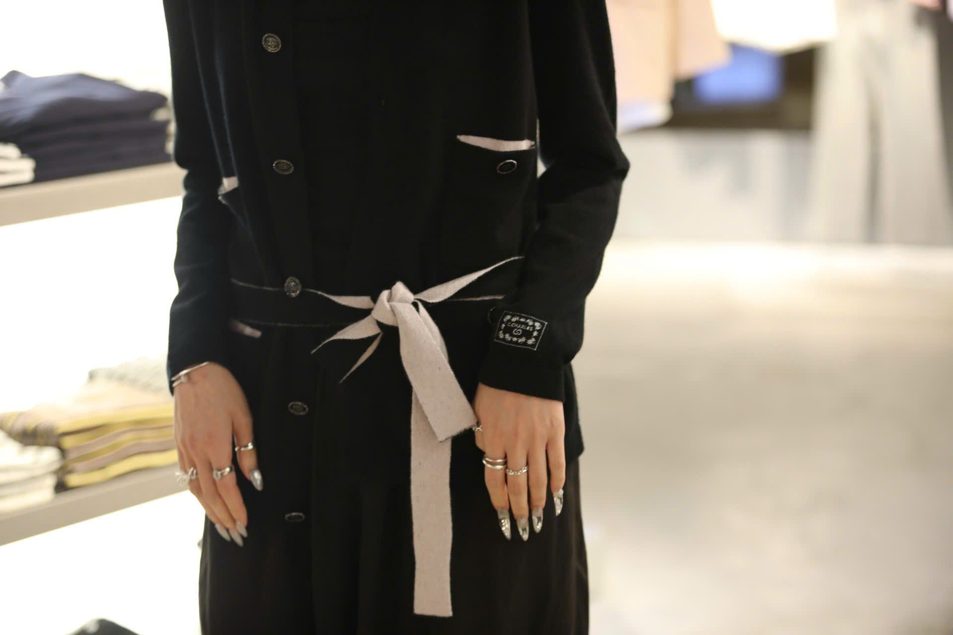  Áo CDG đen 4 túi kèm dây đai 