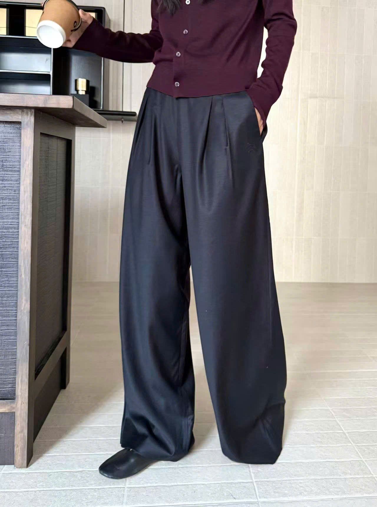  Quần tây đen ống rộng 