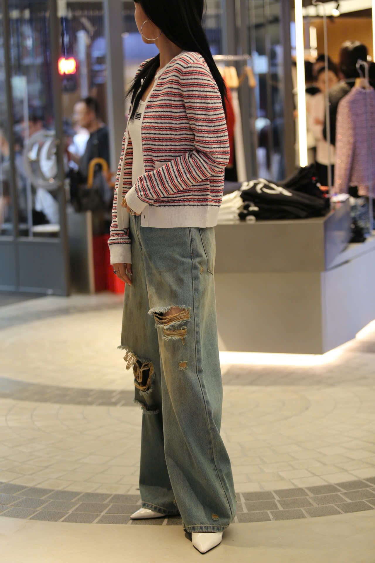  Quần jean rách gối ss25 