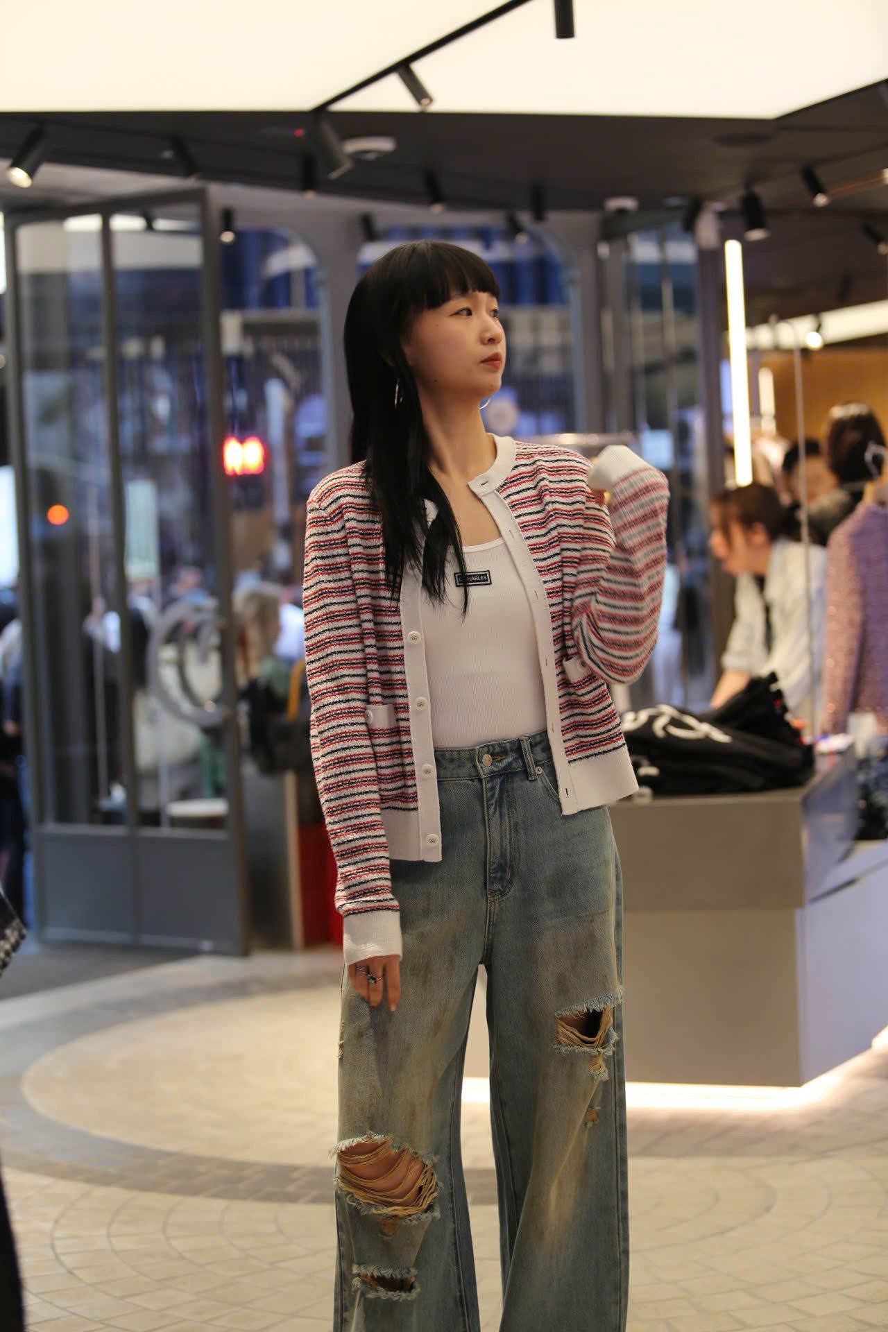  Quần jean rách gối ss25 