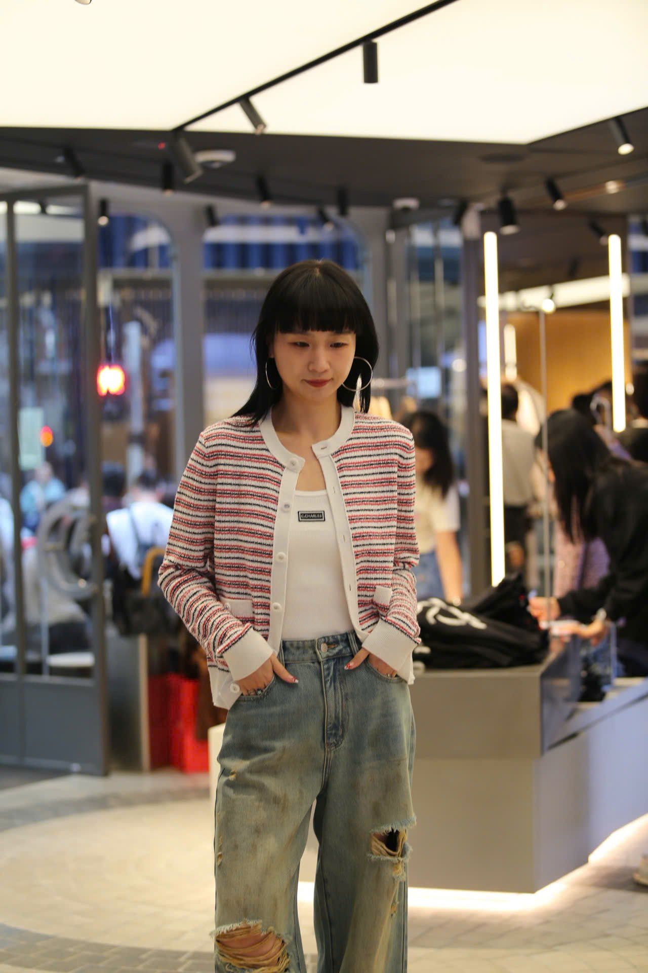  Quần jean rách gối ss25 