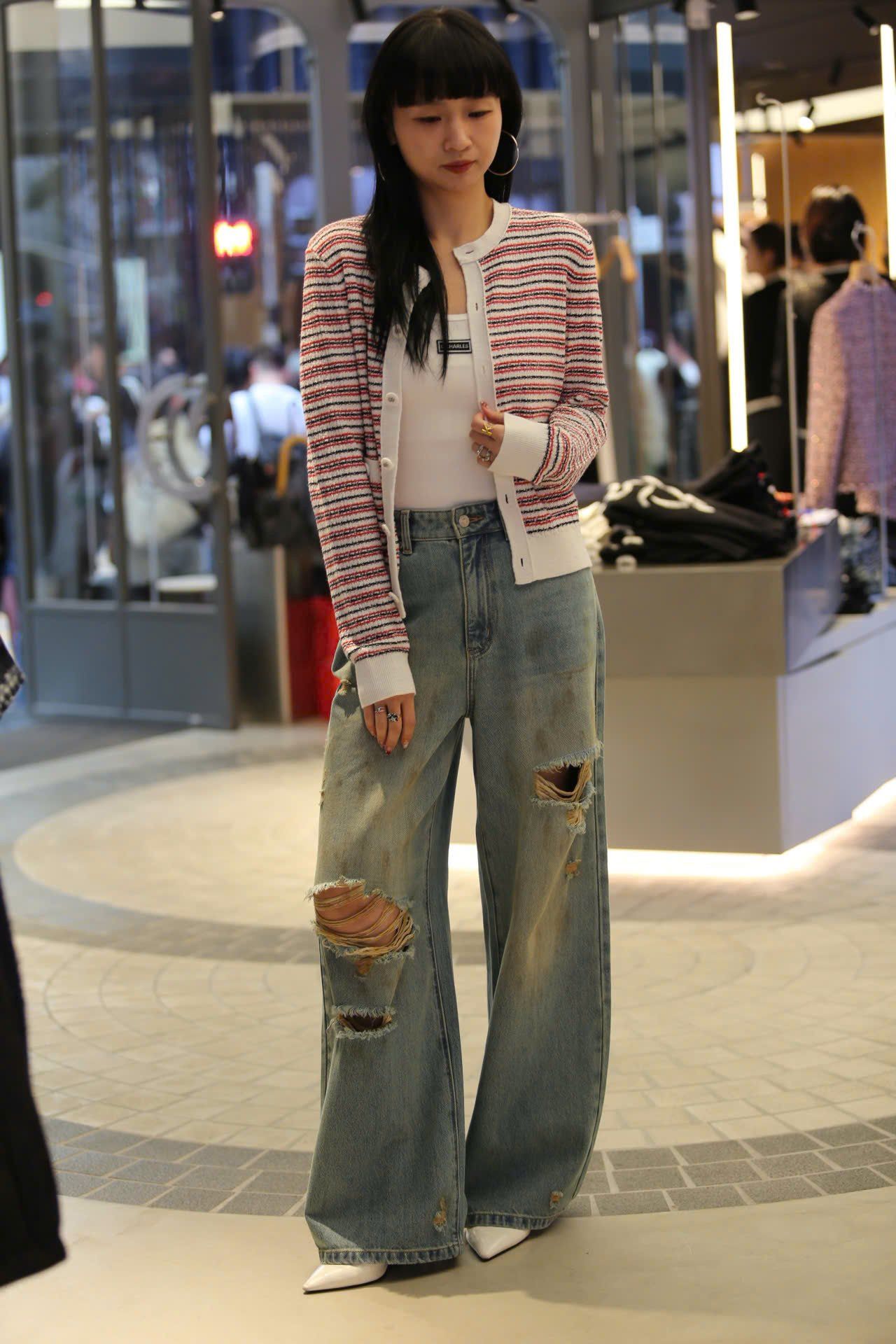  Quần jean rách gối ss25 