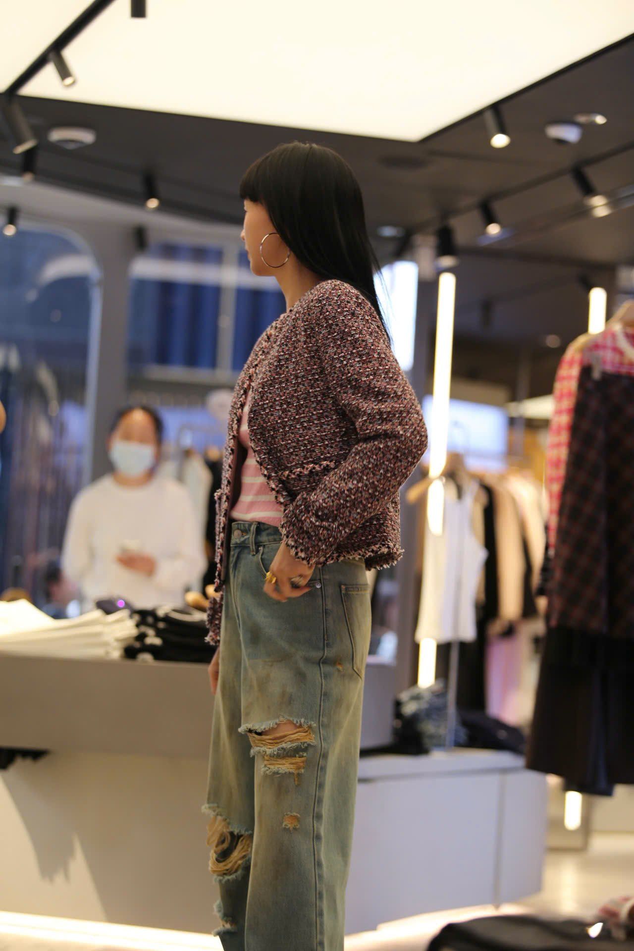  Quần jean rách gối ss25 