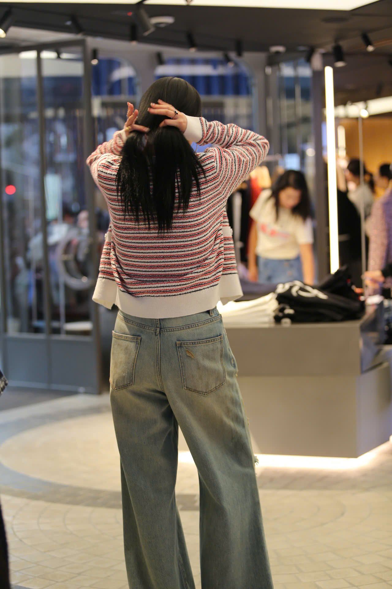  Quần jean rách gối ss25 