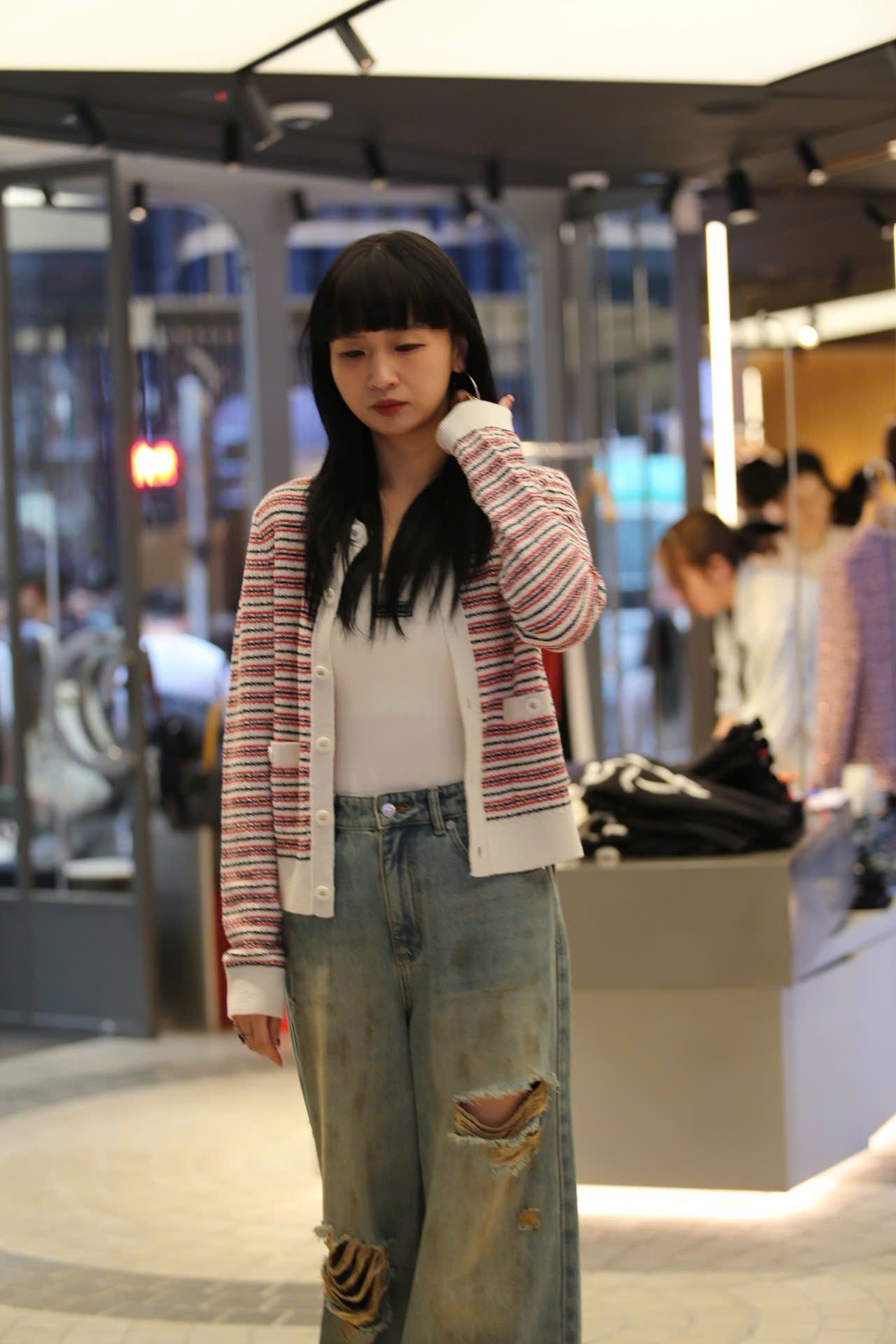  Quần jean rách gối ss25 