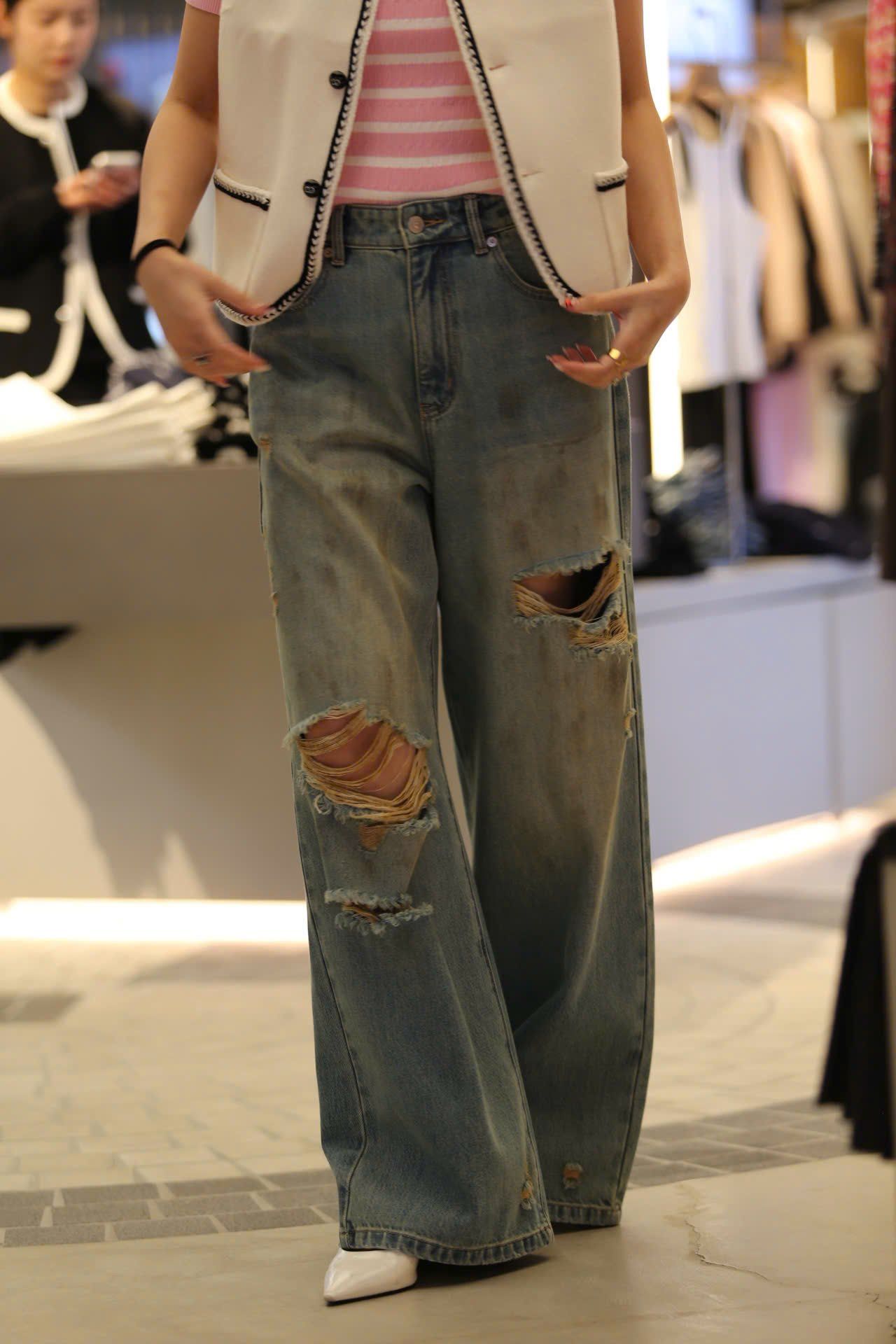  Quần jean rách gối ss25 