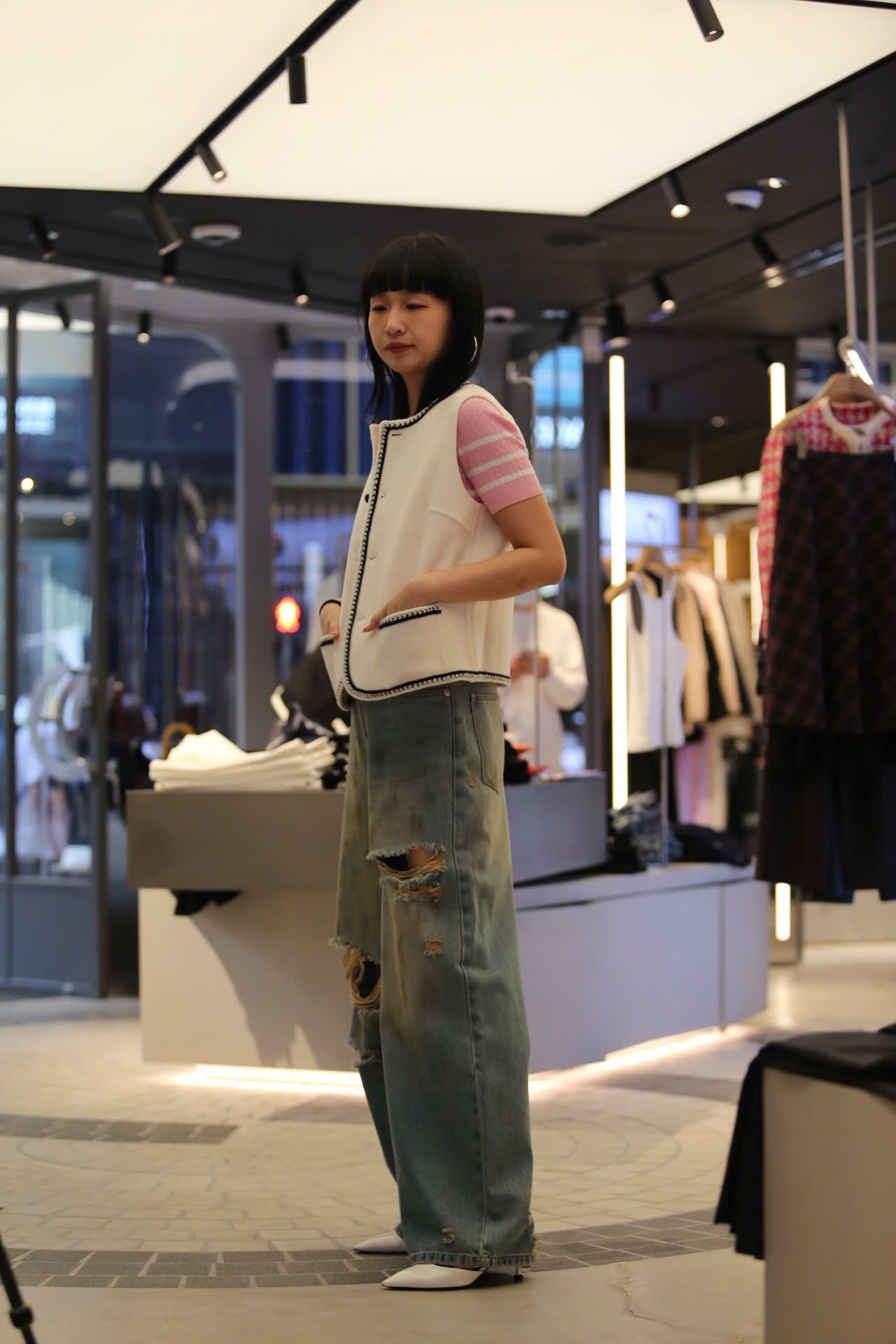  Quần jean rách gối ss25 