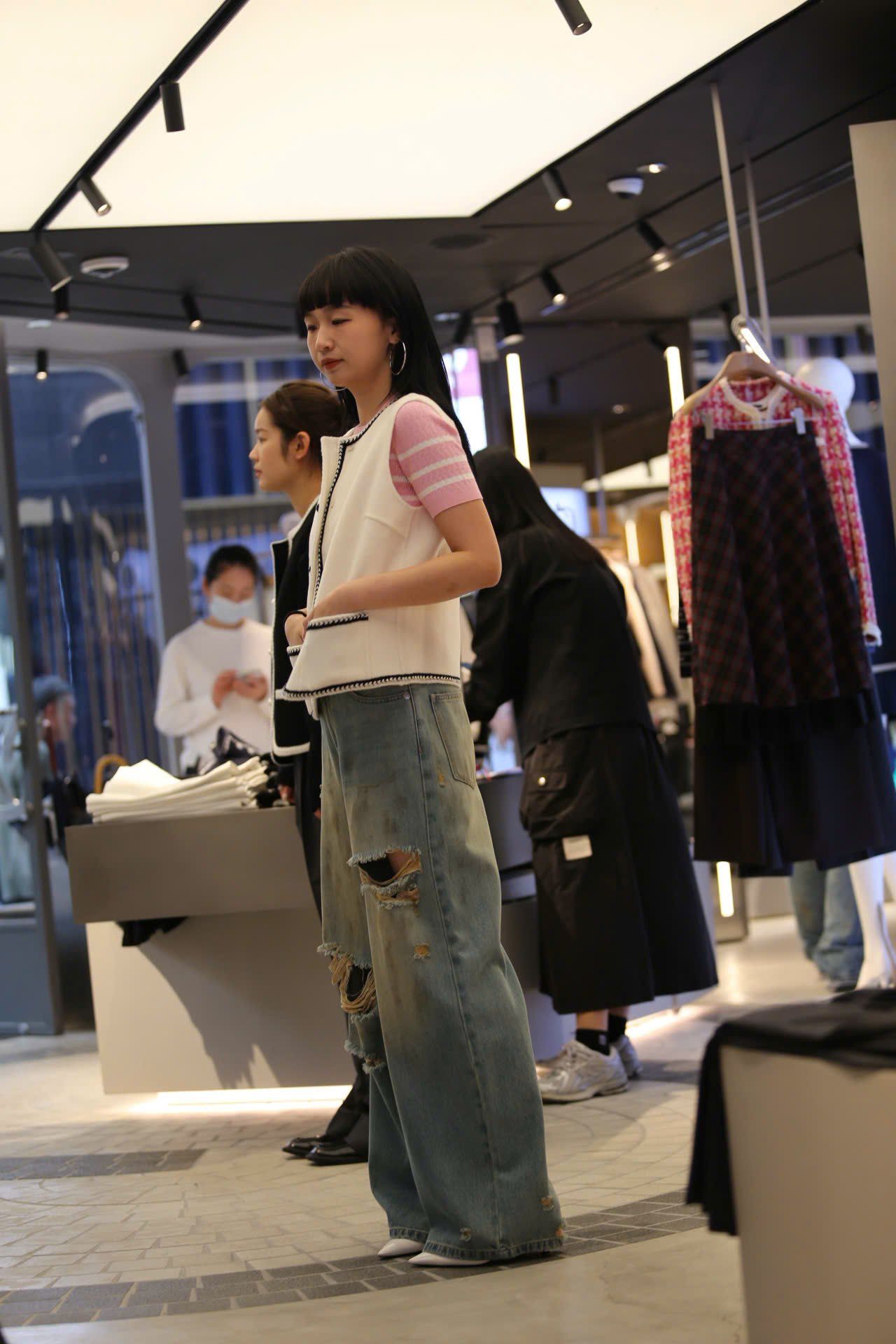  Quần jean rách gối ss25 