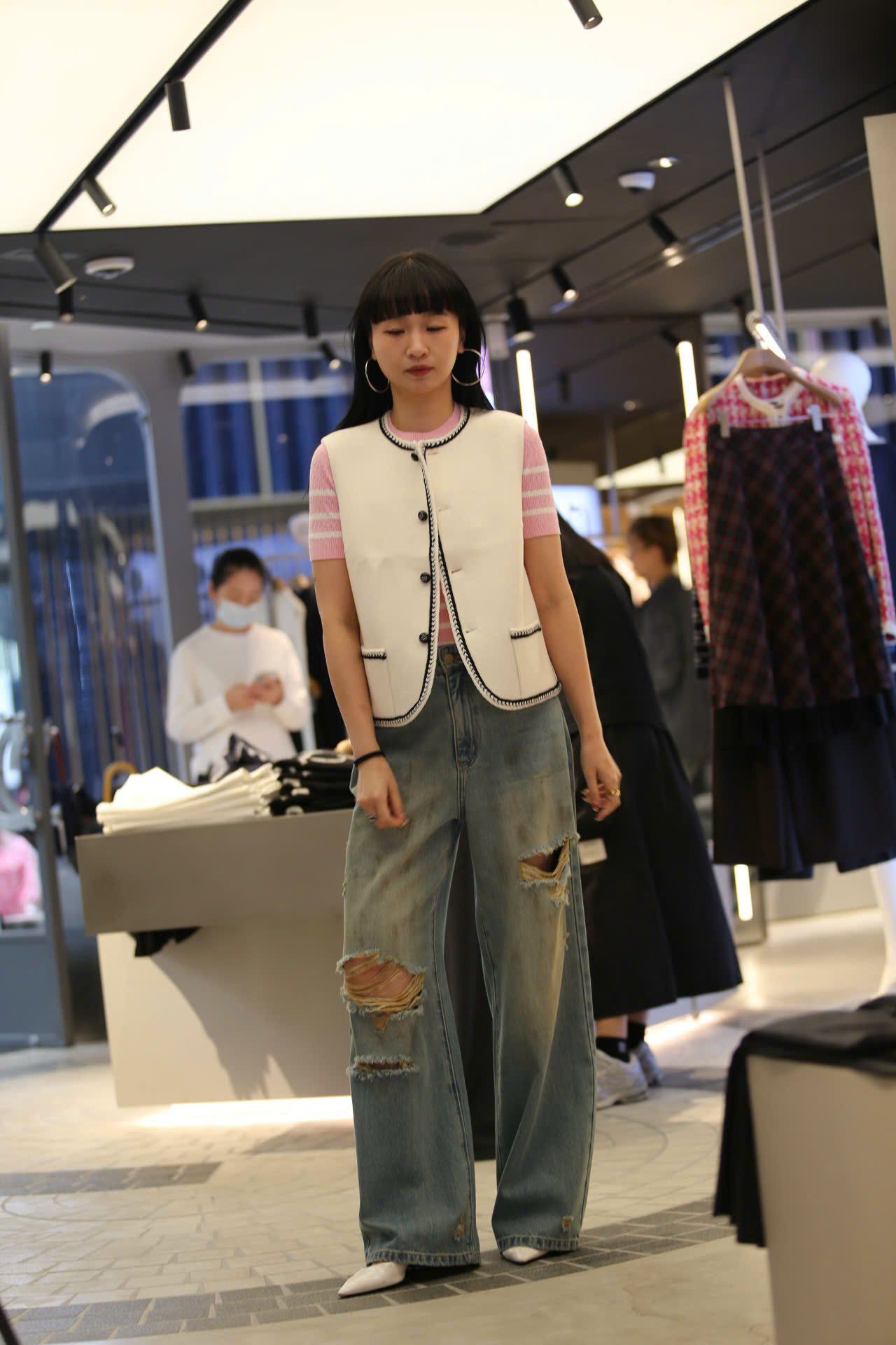  Quần jean rách gối ss25 