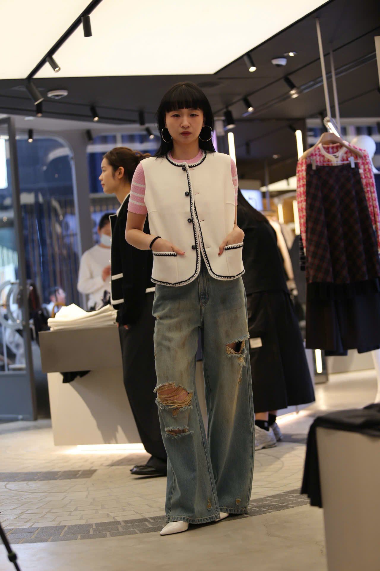  Quần jean rách gối ss25 