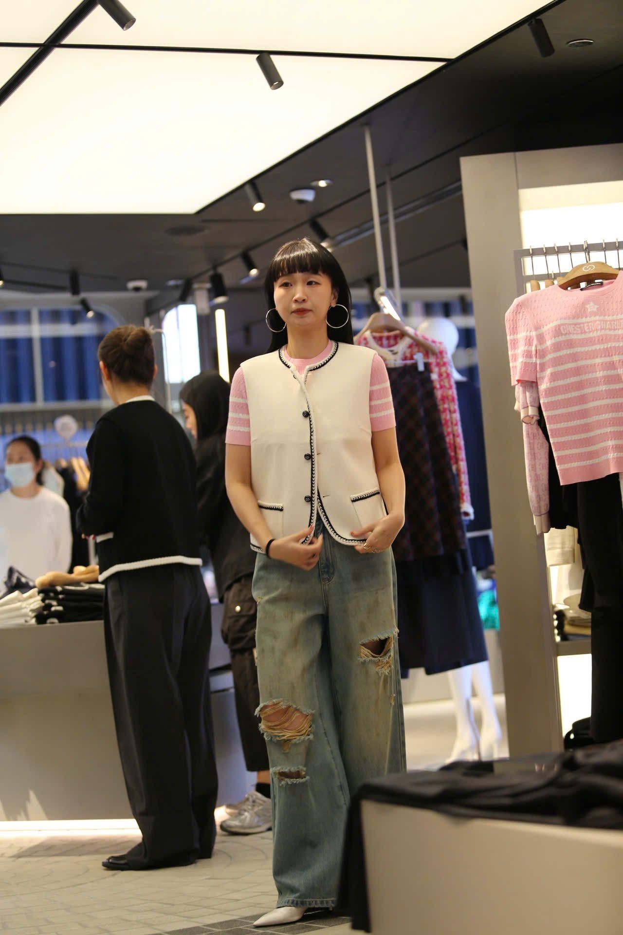  Quần jean rách gối ss25 