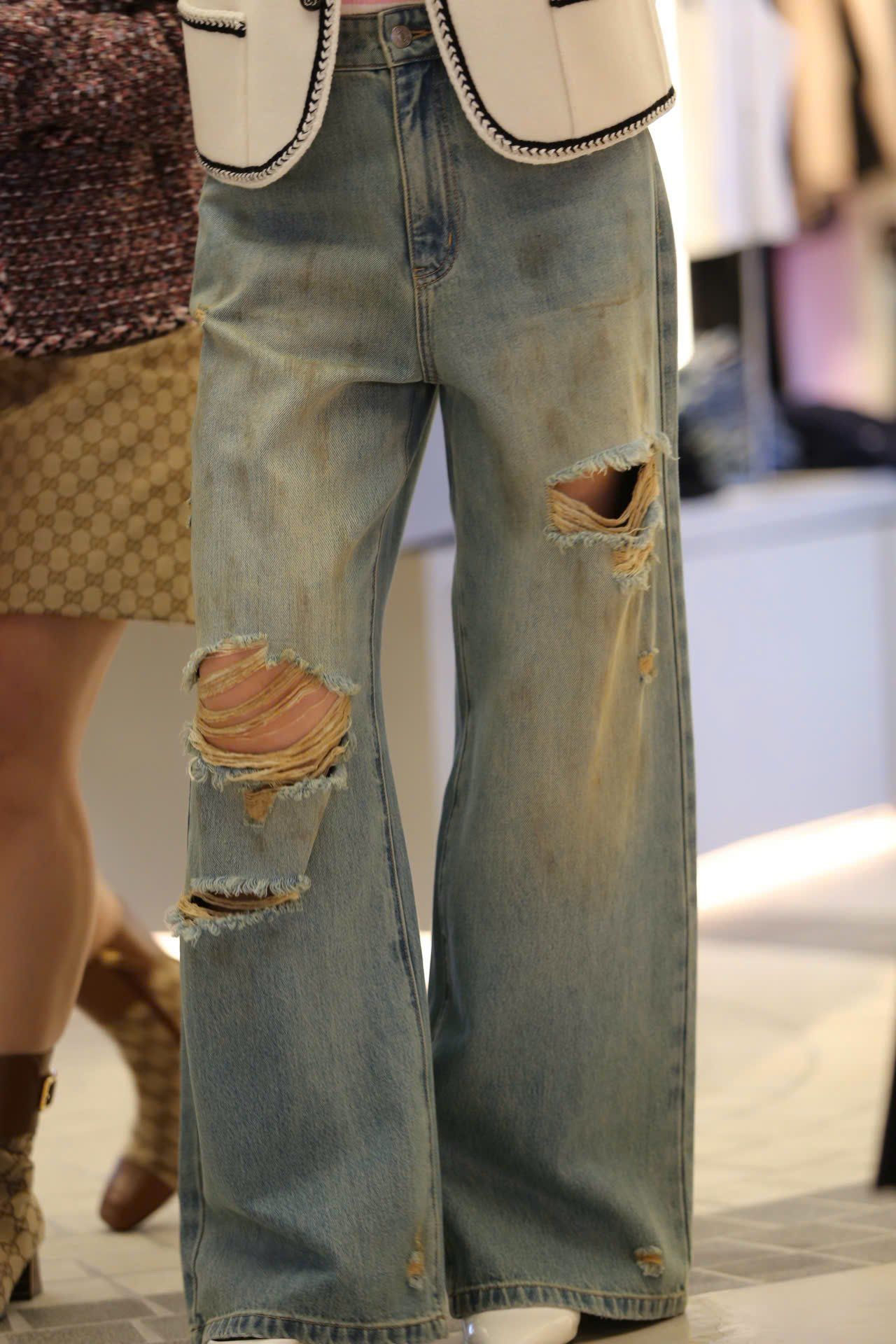  Quần jean rách gối ss25 