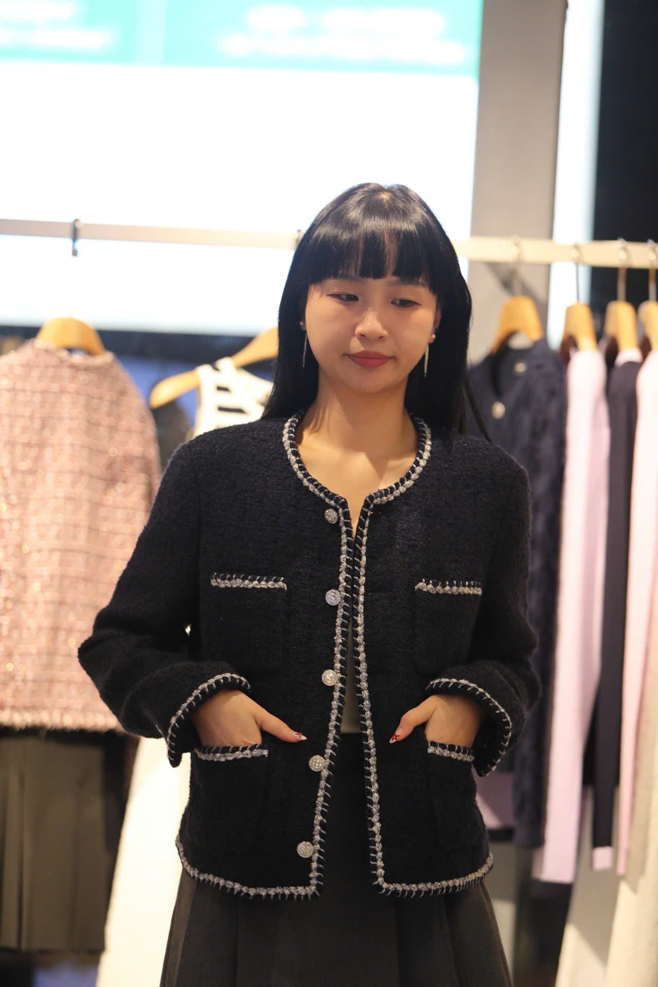  3. Áo Tweed Xanh navy viền trắng 