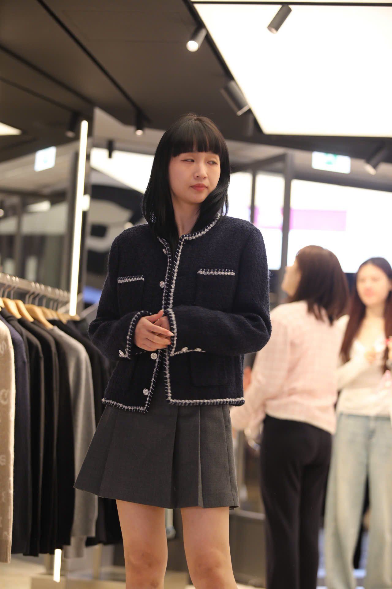  3. Áo Tweed Xanh navy viền trắng 