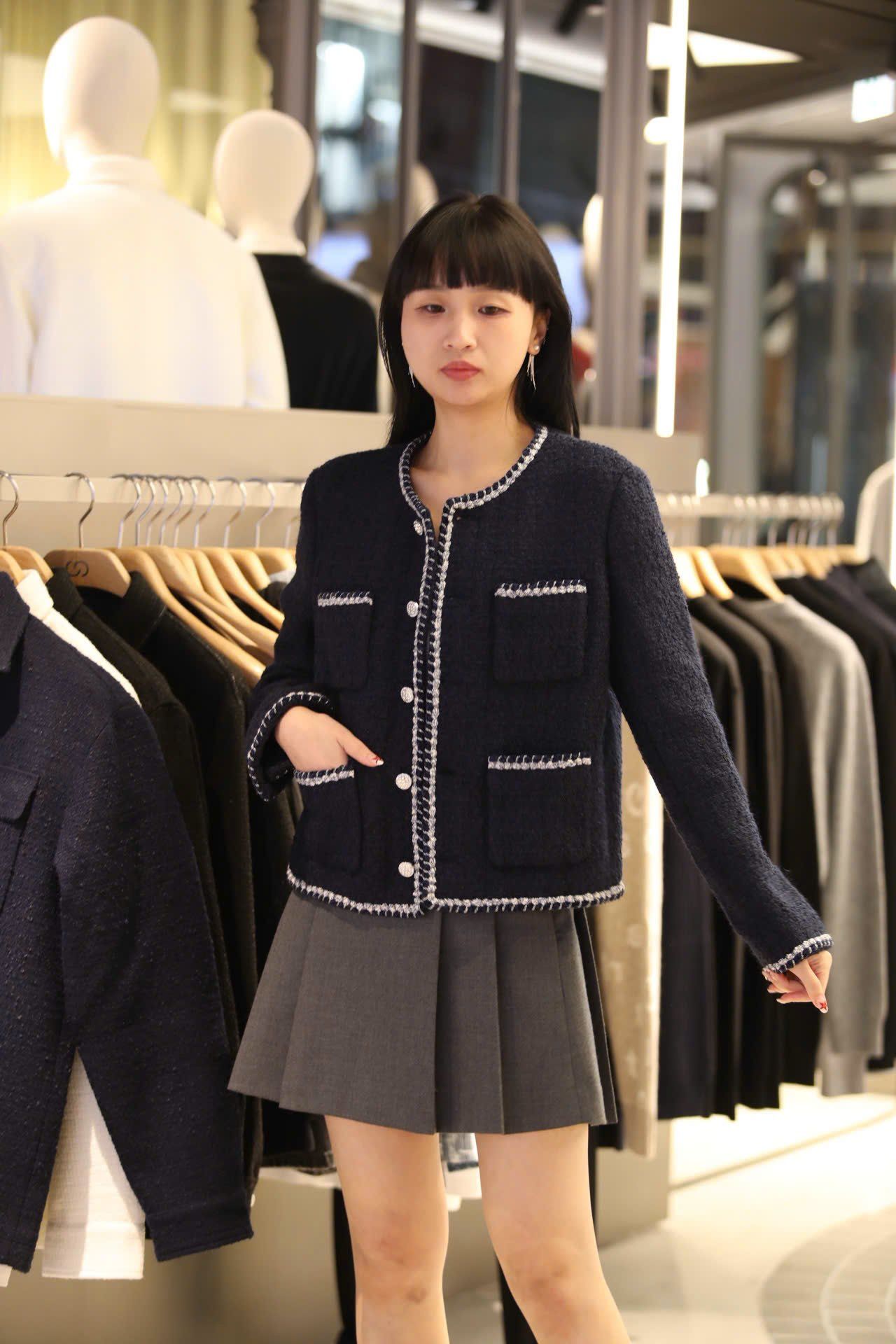  3. Áo Tweed Xanh navy viền trắng 