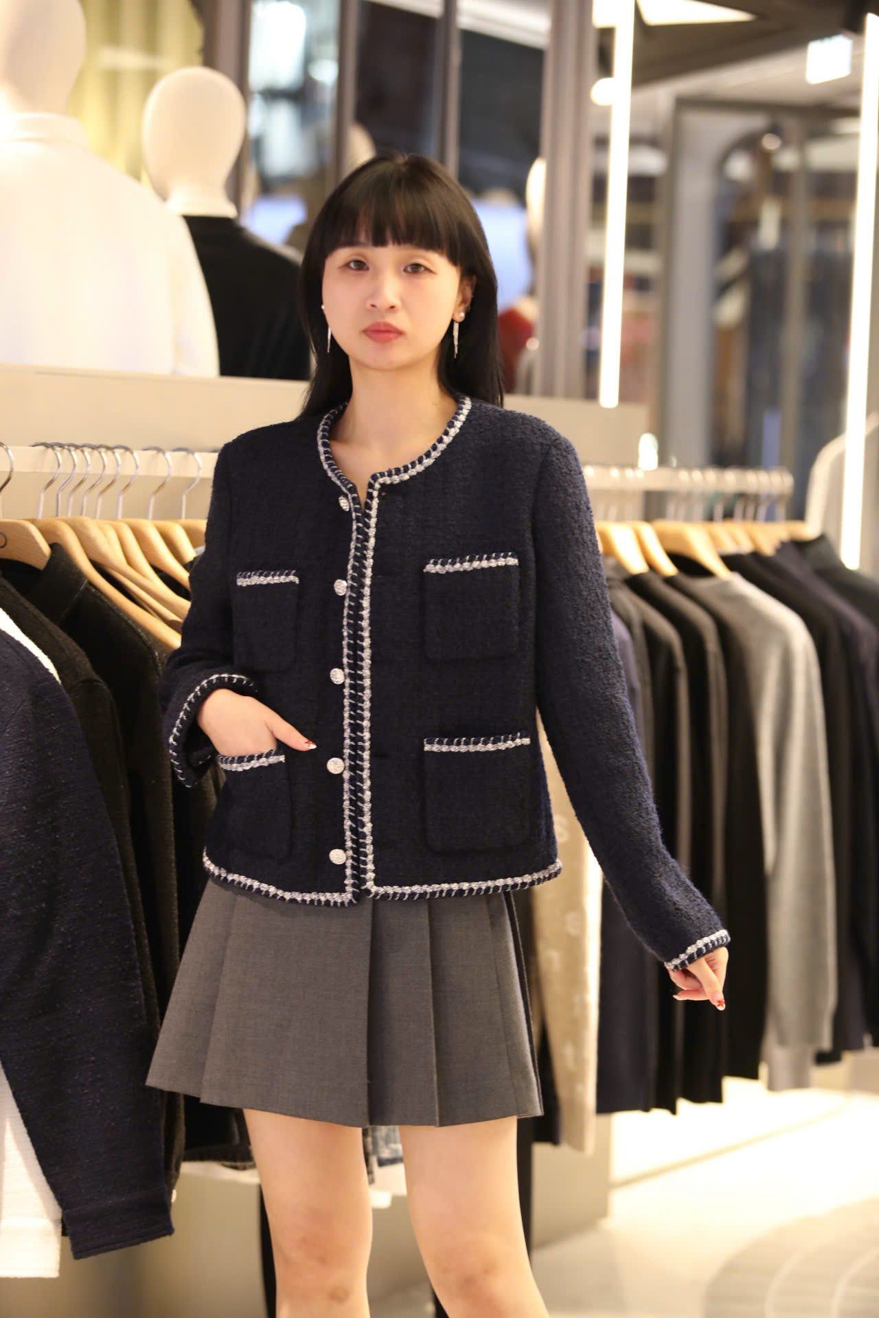  3. Áo Tweed Xanh navy viền trắng 