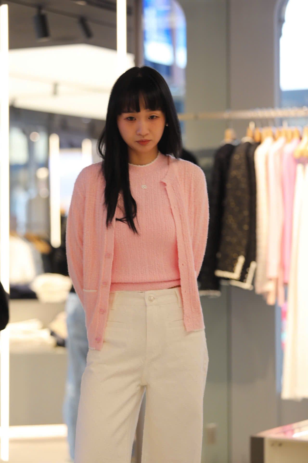  Áo 3 lỗ hồng, logo đá 