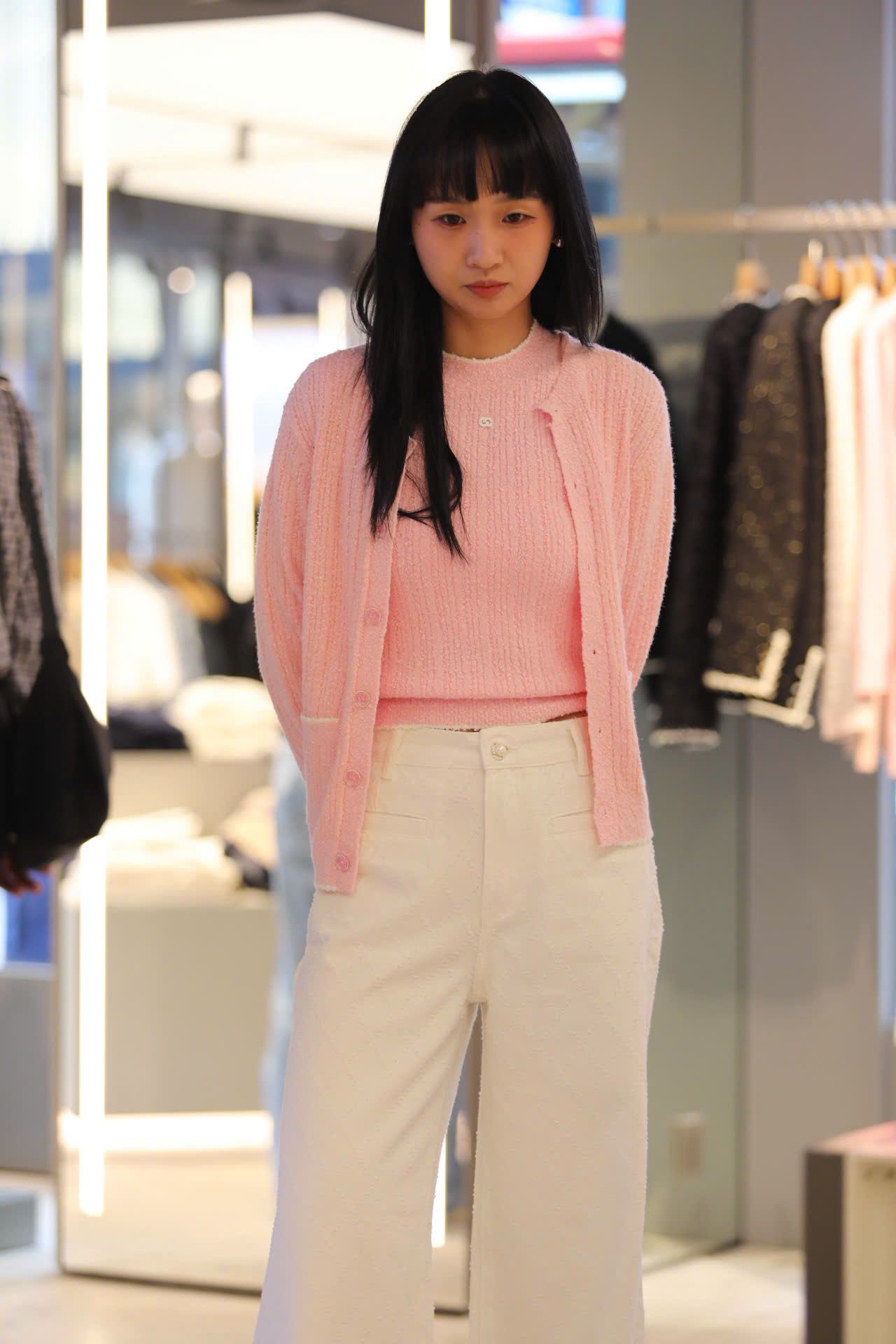  Áo 3 lỗ hồng, logo đá 