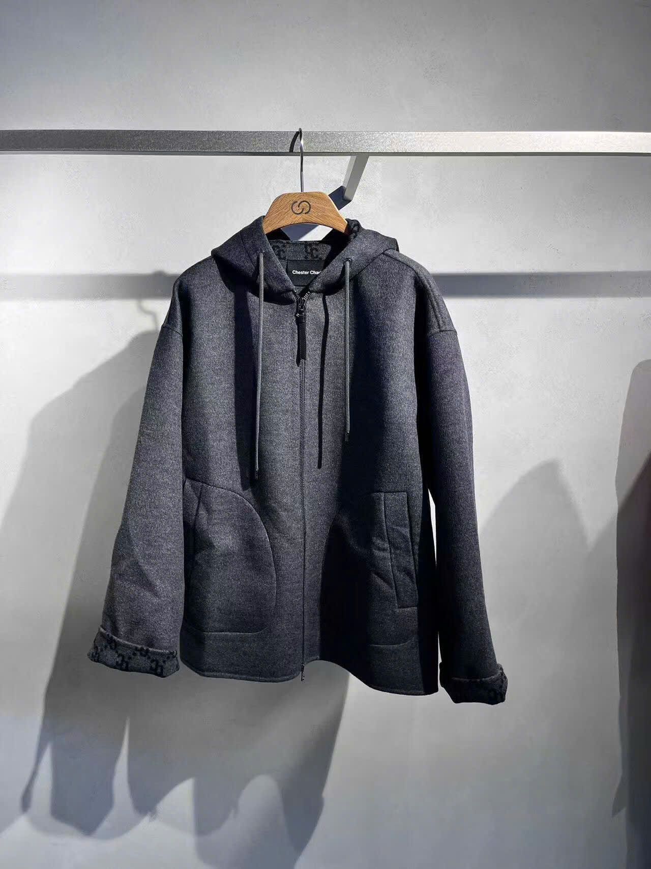  Áo khoác dạ ép xám ( DÀI) có mũ lót full logo 