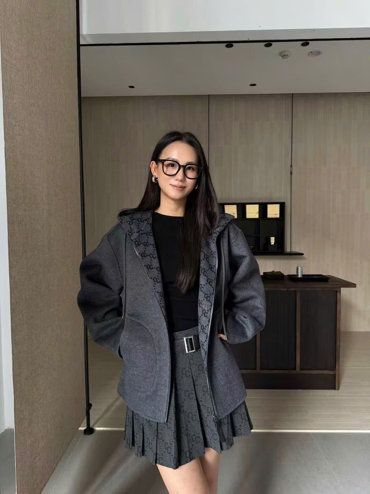  Áo khoác dạ ép xám ( DÀI) có mũ lót full logo 