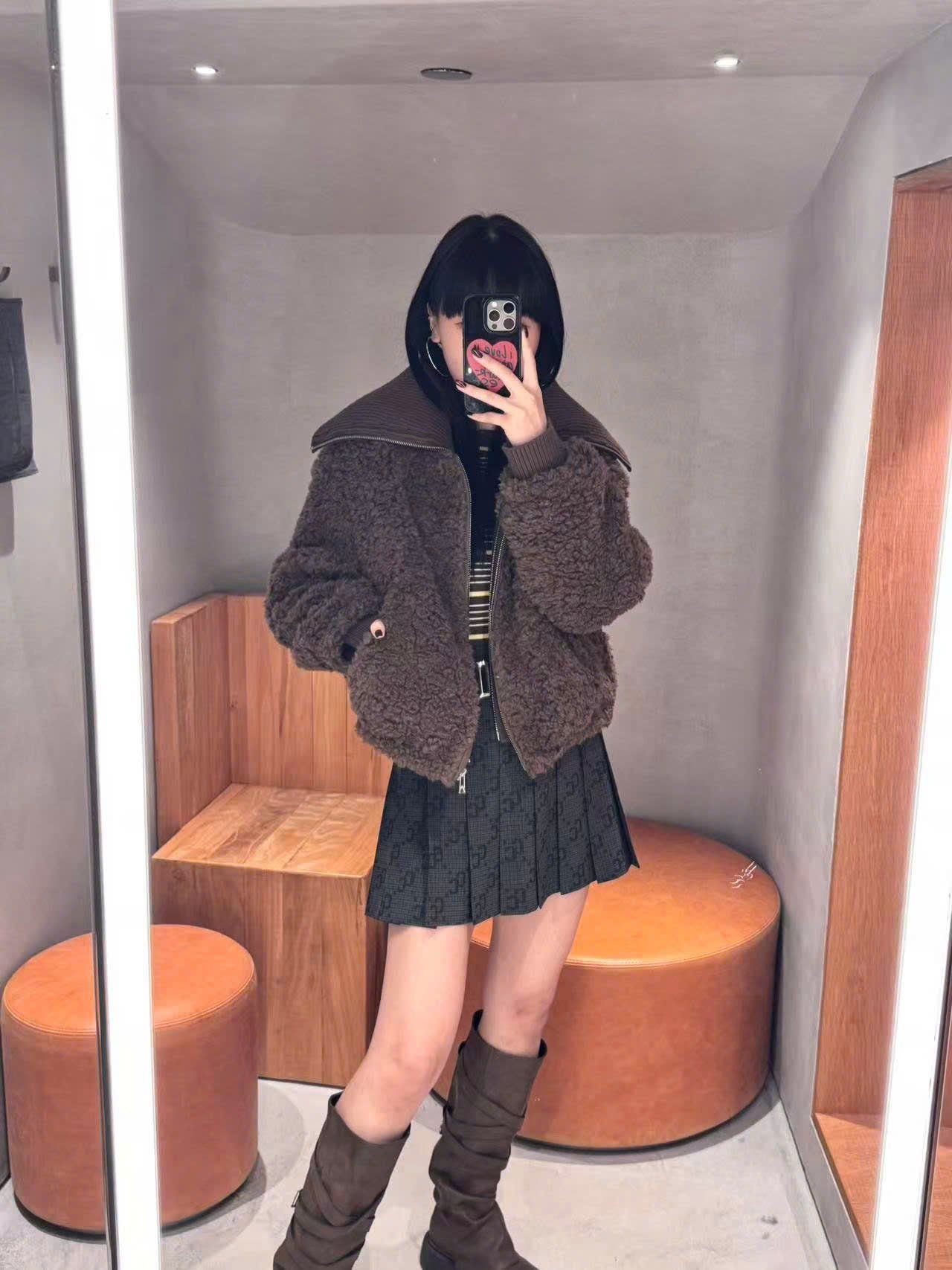  Áo khoác lông màu nâu cổ bẻ khóa zip 