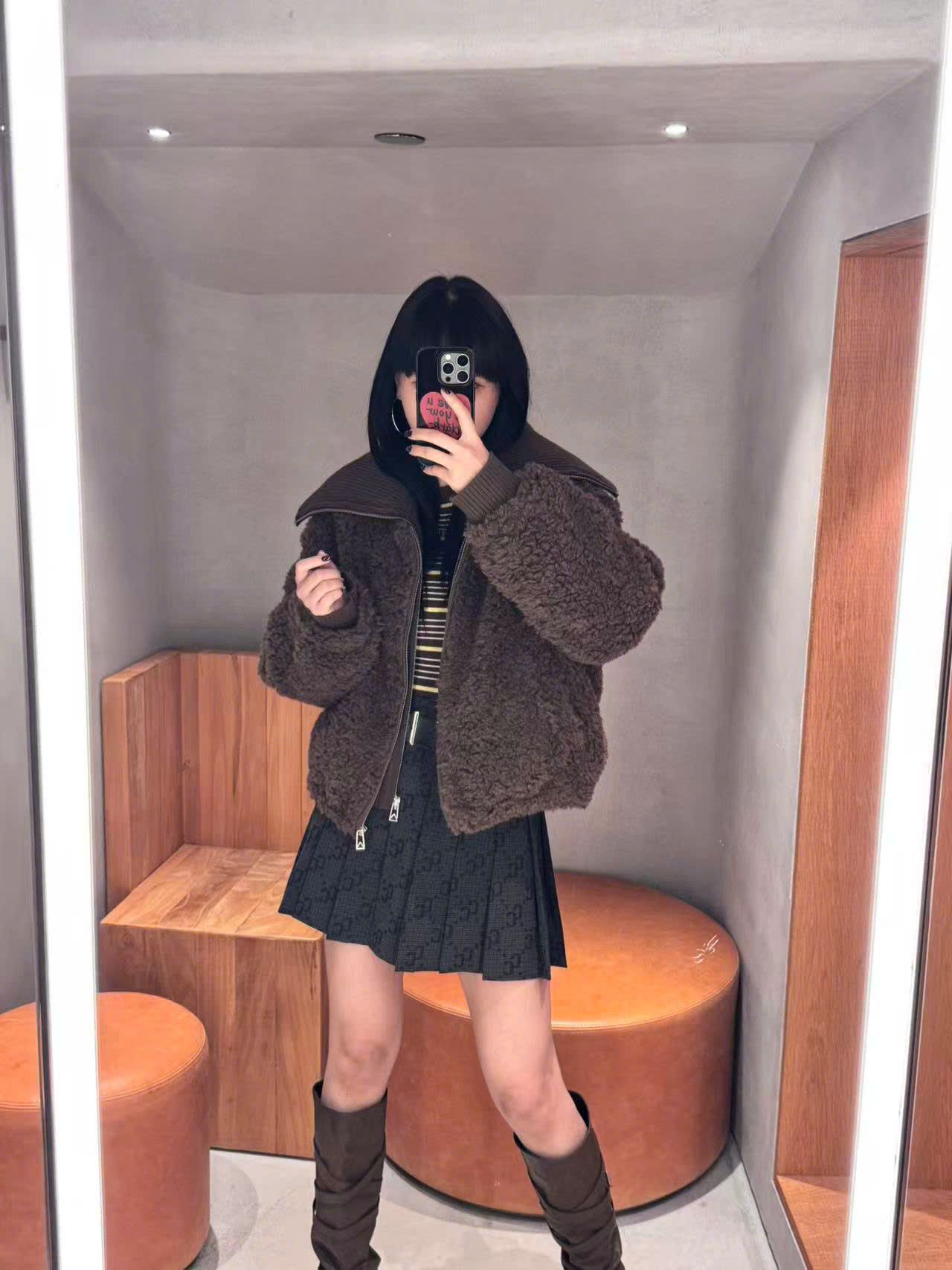  Áo khoác lông màu nâu cổ bẻ khóa zip 