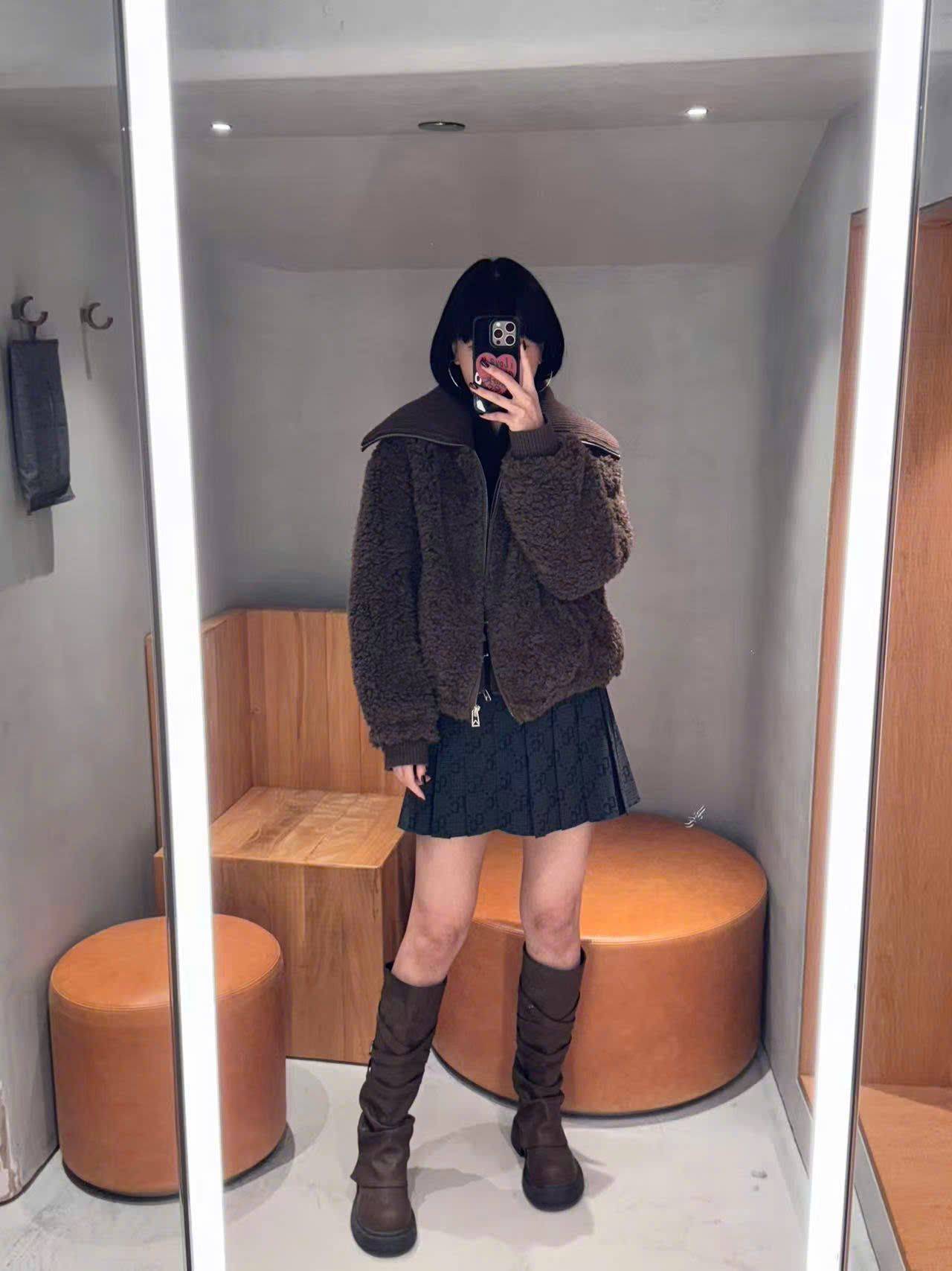  Áo khoác lông màu nâu cổ bẻ khóa zip 