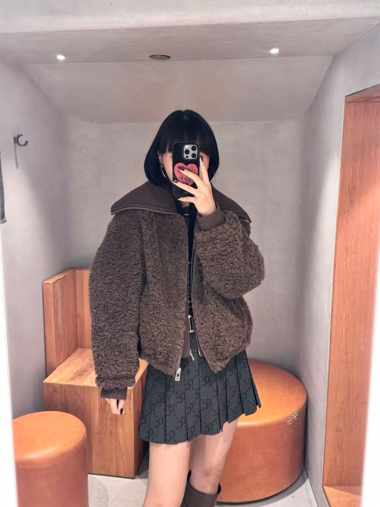  Áo khoác lông màu nâu cổ bẻ khóa zip 